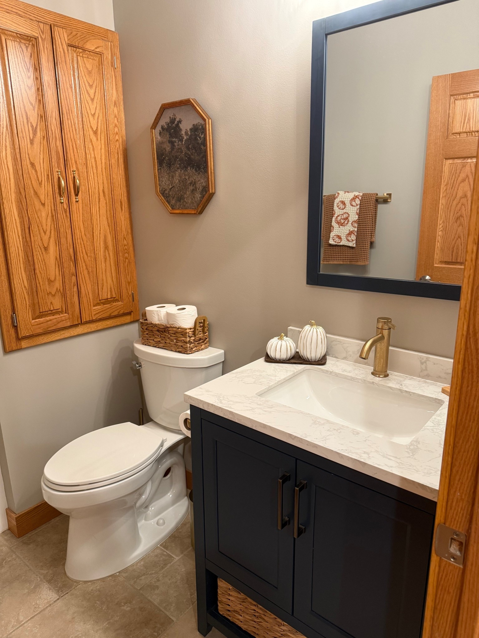 Fall bathroom 🍁

#LTKHome #LTKStyleTip #LTKSeasonal