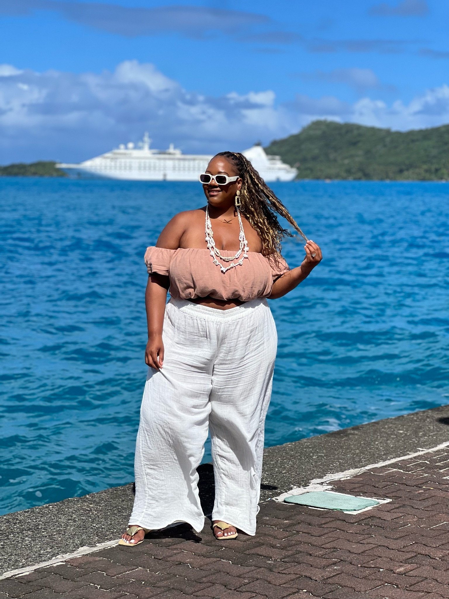 Plus Size Vacation Look 

#LTKplussize #LTKSeasonal #LTKmidsize