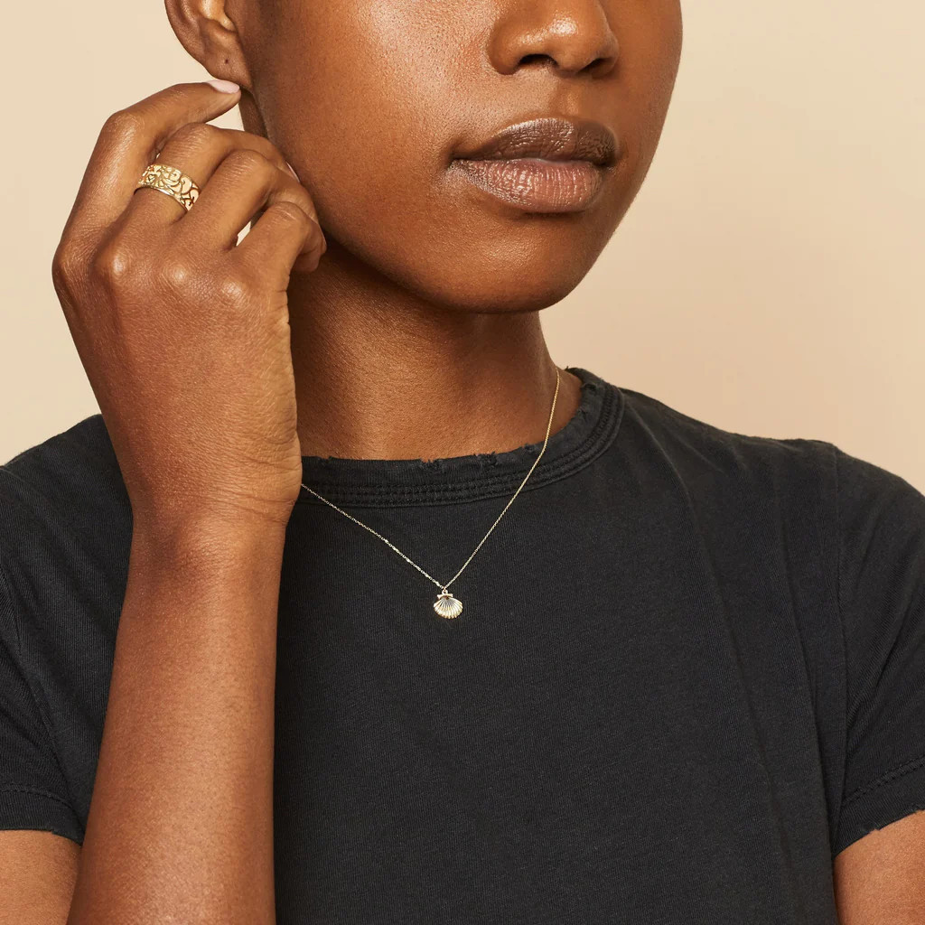 Seashell Pendant Necklace | Oradina