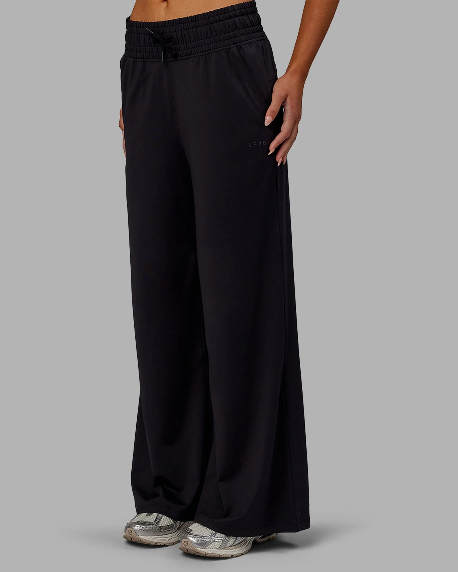 Restore CloudFLX Wide Leg Pants - Black | LSKD | LSKD