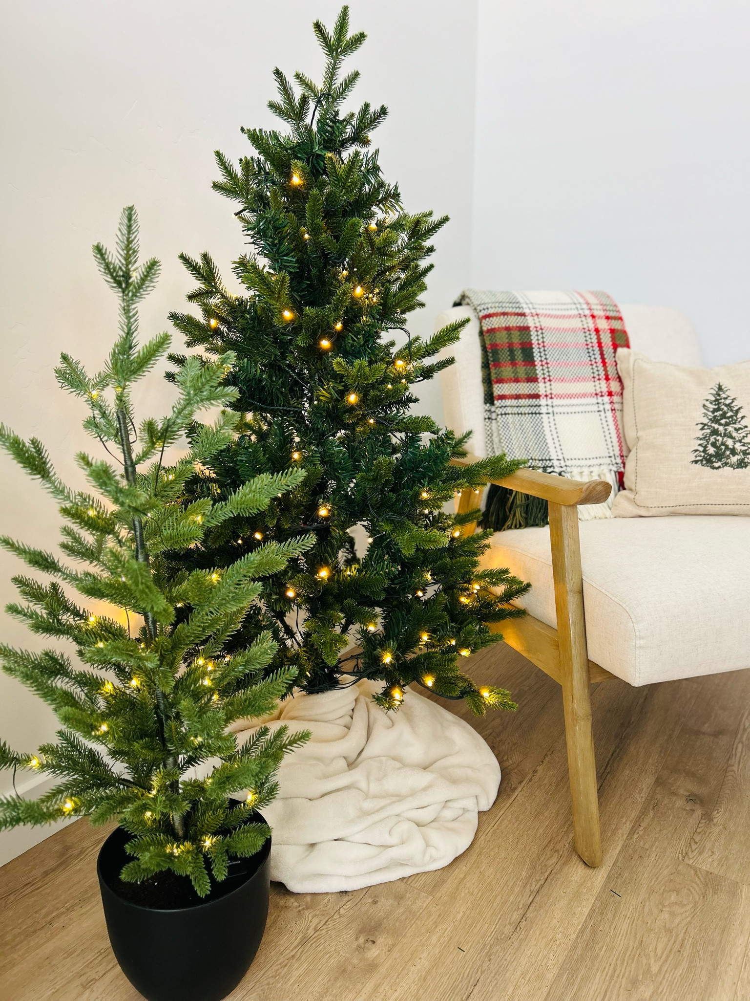 Cozy Christmas corner 

#LTKSeasonal #LTKHome #LTKHoliday