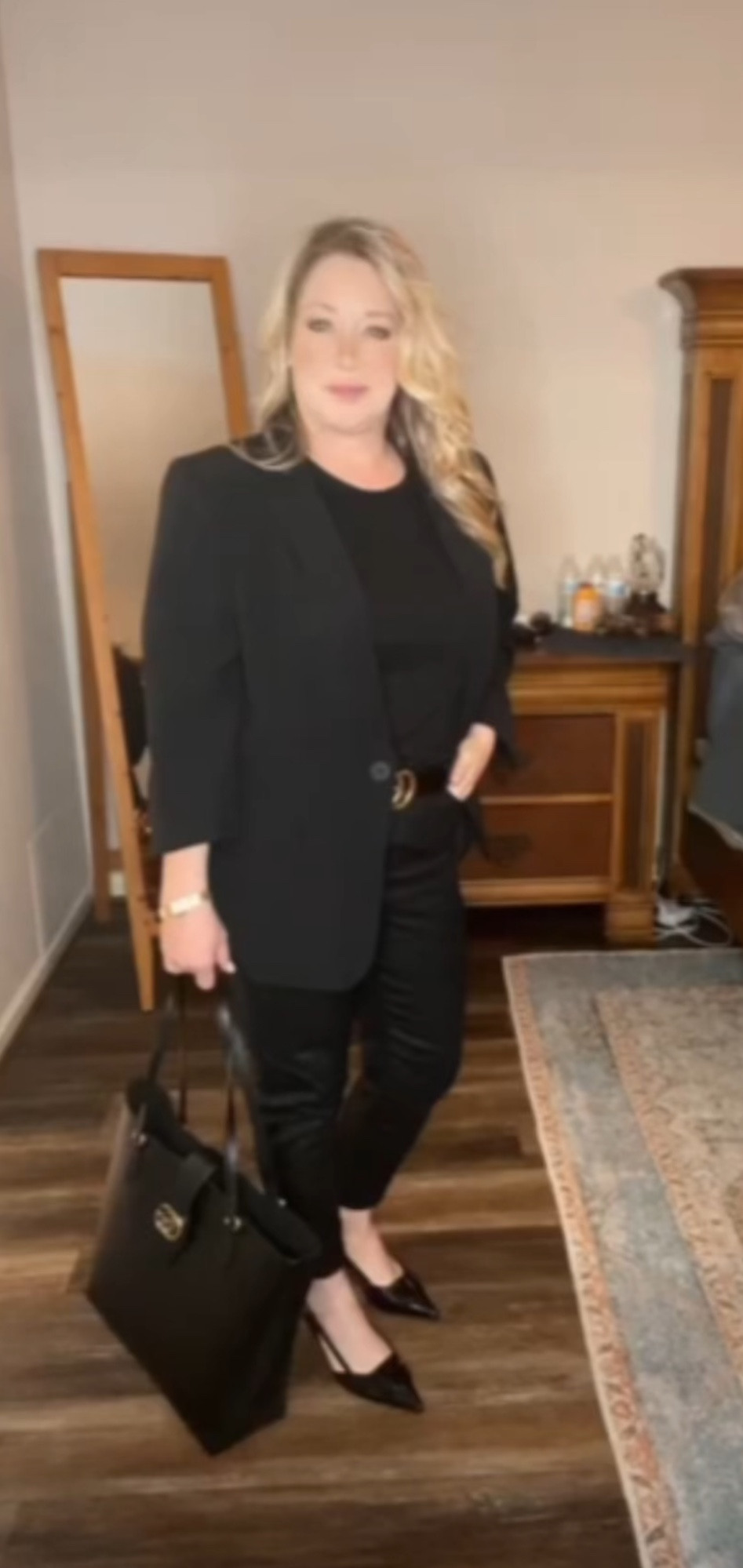 Work wear OOTD
Tank lg
Pants size 8
Blazer lg

#LTKitbag #LTKworkwear #LTKshoecrush