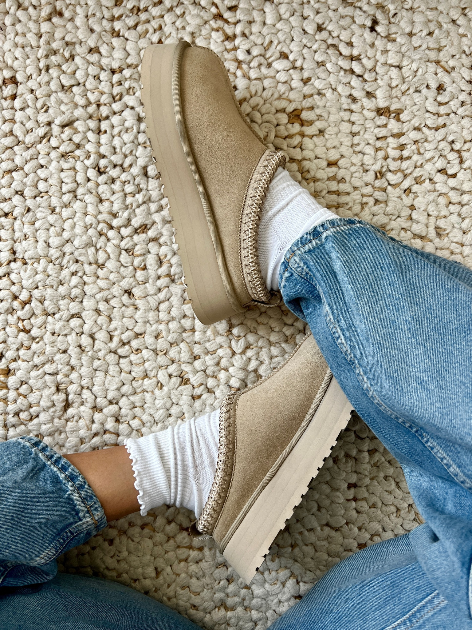 Uggs are a classic favorite and fashion trend ever fall. 

Uggs, mini uggs, uggs tazz, Uggs outfit, fall outfit, travel outfit  

#LTKStyleTip #LTKShoeCrush #LTKSeasonal