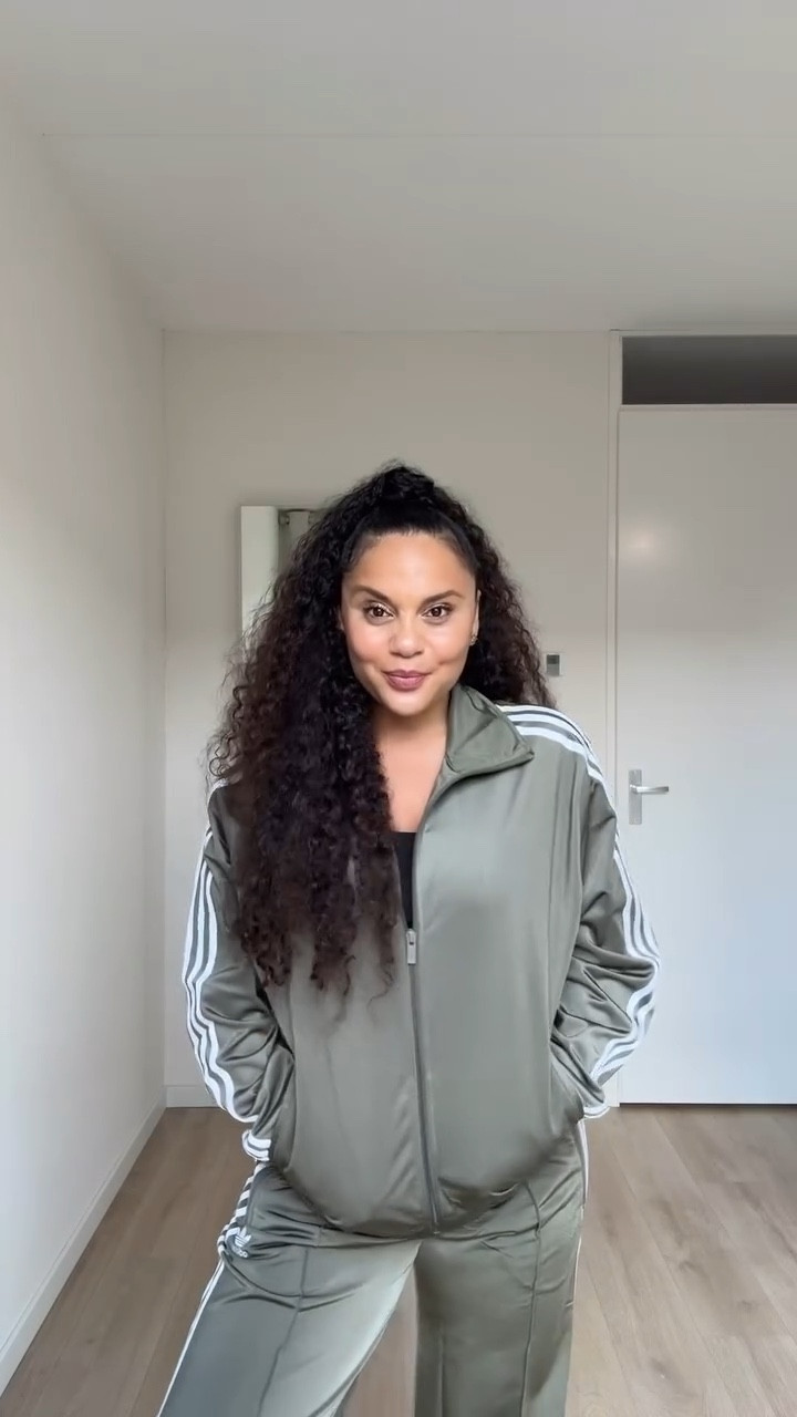 Get ready with me #grwm @adidas mijn comfy city vibes look 🔥 💚ik draag maat M en de sneakers vallen op maat-  alle links beschikbaar op mijn story #adidas #outfit #adidasoriginals #outfitinspo 

Size M- true to size 

Comment ADIDAS below to receive a DM with the link to shop this post on my LTK ⬇ https://liketk.it/4UYKK #ltkstyletip #ltknederlands #ltkeurope
