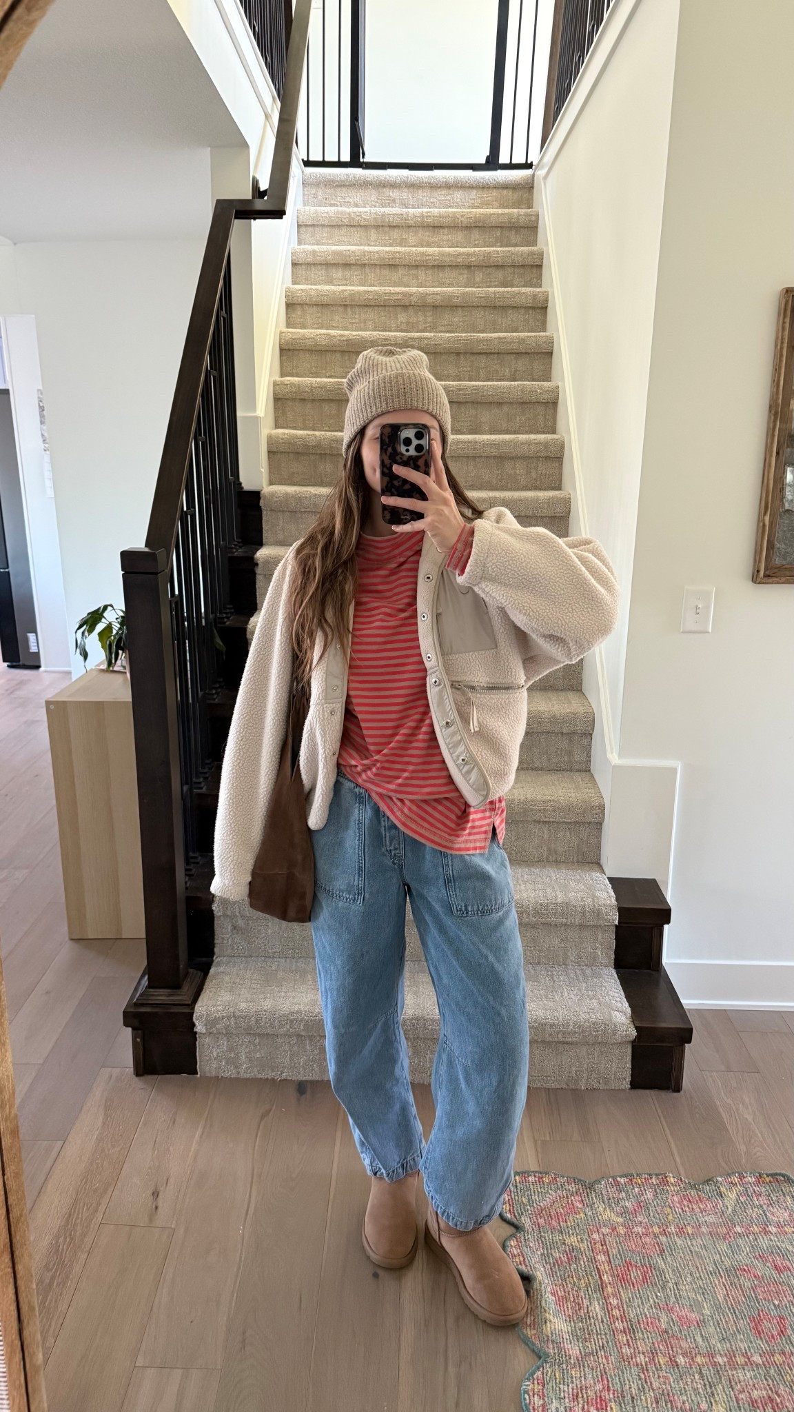 wearing a small in fleece jacket (muted beige) , mockneck tee and sized up in pull on jeans but should have stuck with my usual small! 

Winter outfit, postpartum 

#LTKootd