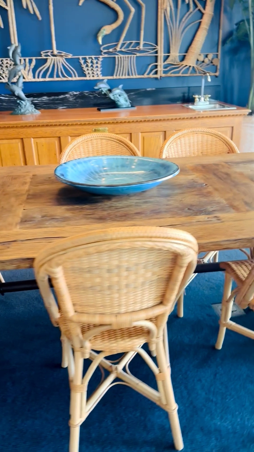 Where coastal charm meets laid-back dining. Calm, airy, and inviting.
#CoastalDining #EasyLiving #HomeInspo #TimelessInteriors #RelaxedStyle

#LTKHoliday #LTKHome