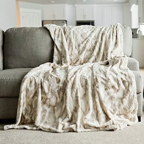 GRACED SOFT LUXURIES Oversized Throw Blanket Warm Elegant Softest Cozy Faux Fur Home Throw Blanke... | Amazon (US)