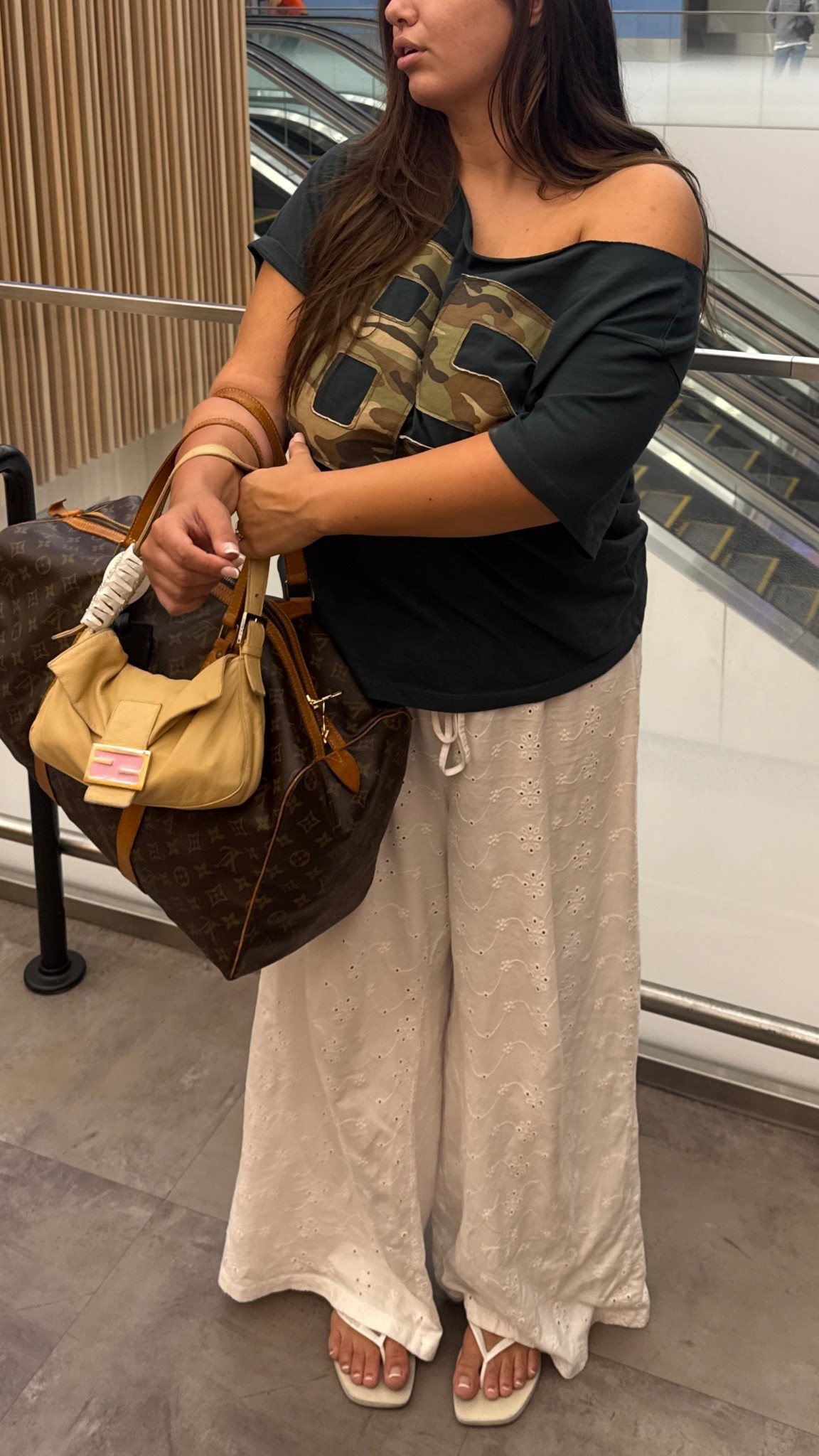 comfy cozy airport fit😙😙 

I swear these pants were my best purchase of the summer - feels like cozy pajamas but make it chic

#LTKMidsize #LTKTravel #LTKPlusSize