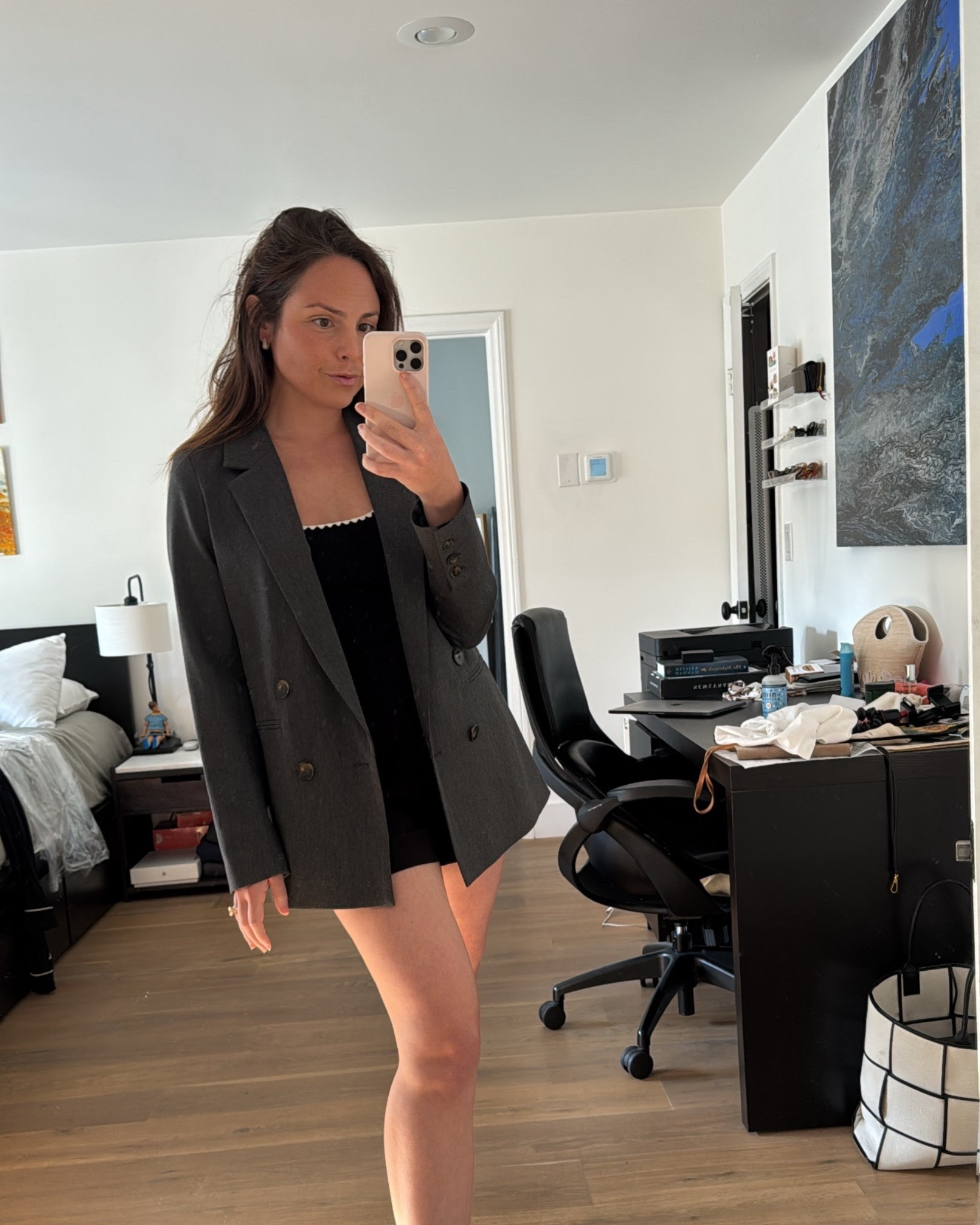 Guys. Another night. Another Sezane blazer. When I tell you, this is a must own in every single color… Believe me. Versatile for the whole year I can’t get enough! True to size.

#LTKWorkwear #LTKParties #LTKStyleTip