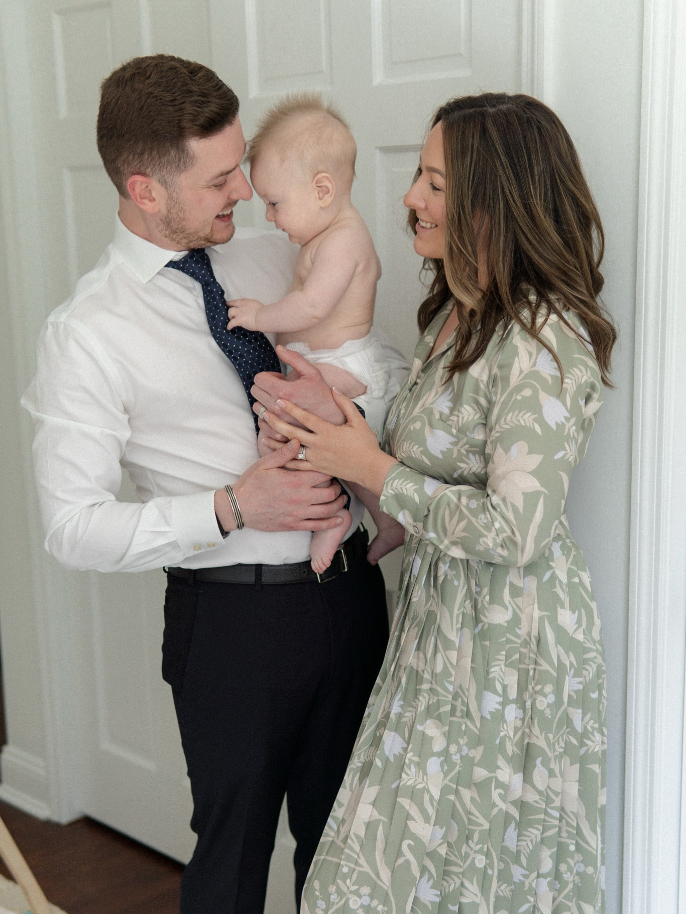 Classy midi dress with sleeves 

#LTKSeasonal #LTKFind #LTKfamily