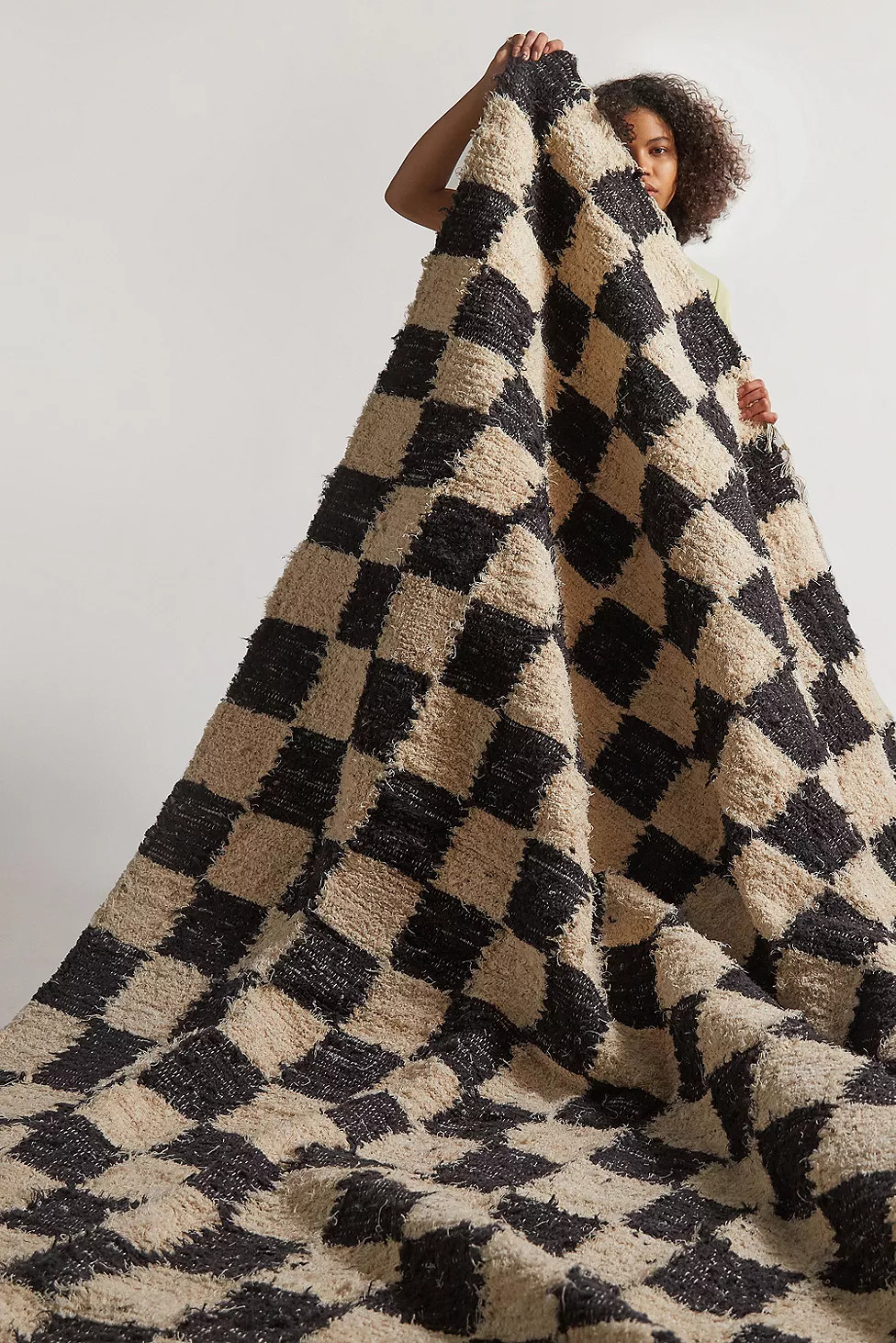Checkerboard Black & Ecru 5x7 Rug | Urban Outfitters (EU)
