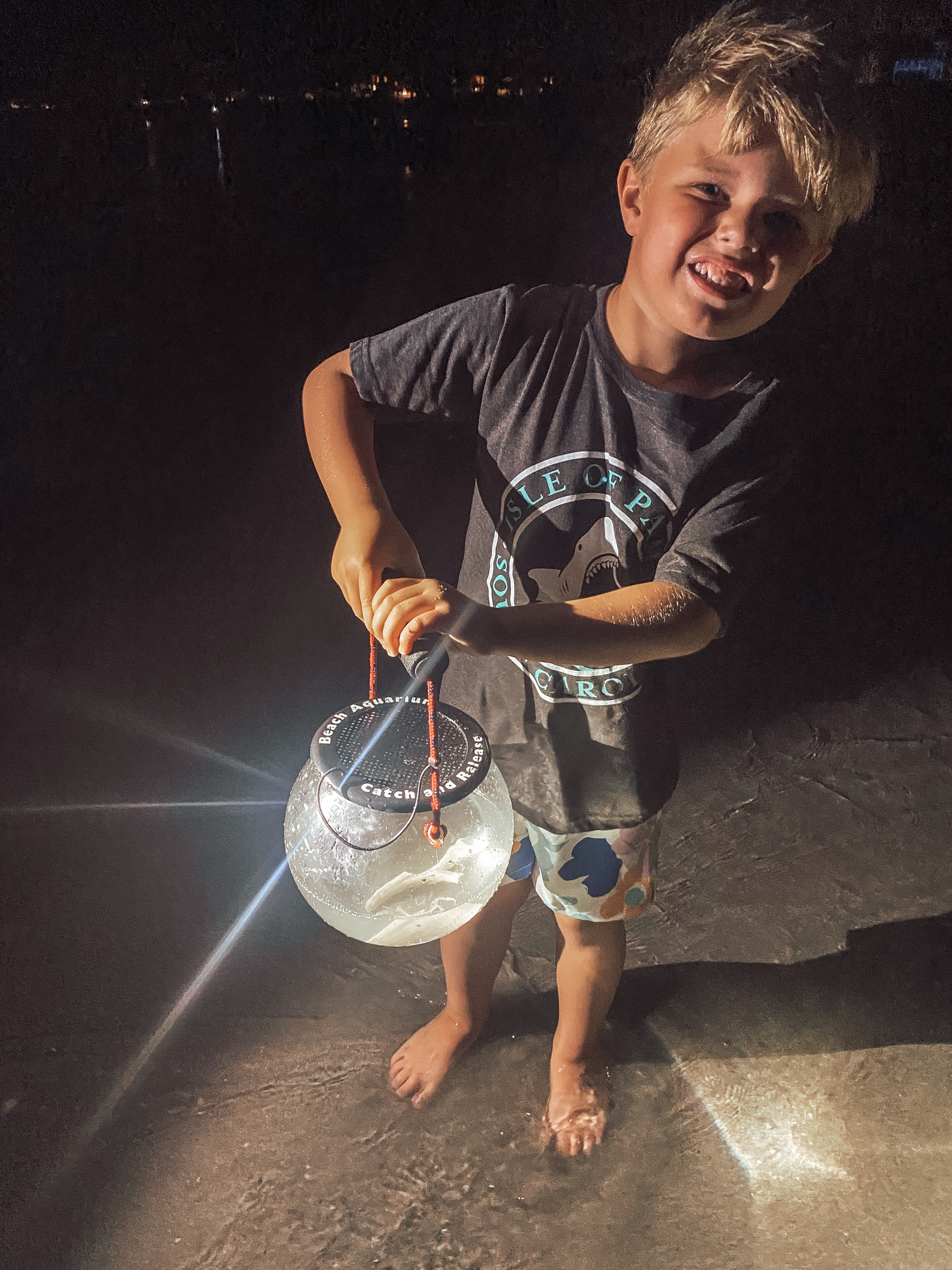 Catch and release beach aquarium with handle | beach essentials | kids summer fun | crab hunting | seashell bag | fish

#LTKfamily #LTKSeasonal #LTKkids