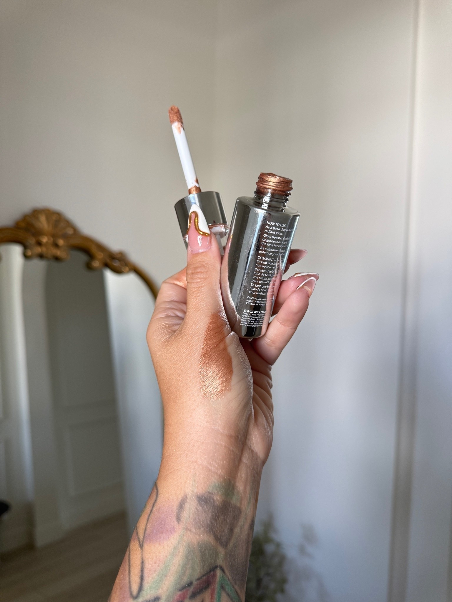 Gives the most beautiful glow to your skin !!! I like to mix it in with my lotion or apple on a brush directly to my chest and shoulder area. It comes with a wand and a pump for easy application. Let it fully dry and it’s lasting all day. 

Shade golden hour