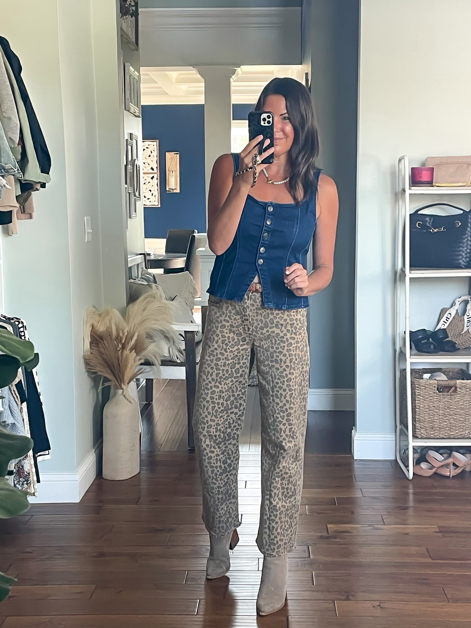 Denim top
Leopard pants
Fall outfit 
AE sale 

#LTKFallSale #LTKSaleAlert #LTKOver40