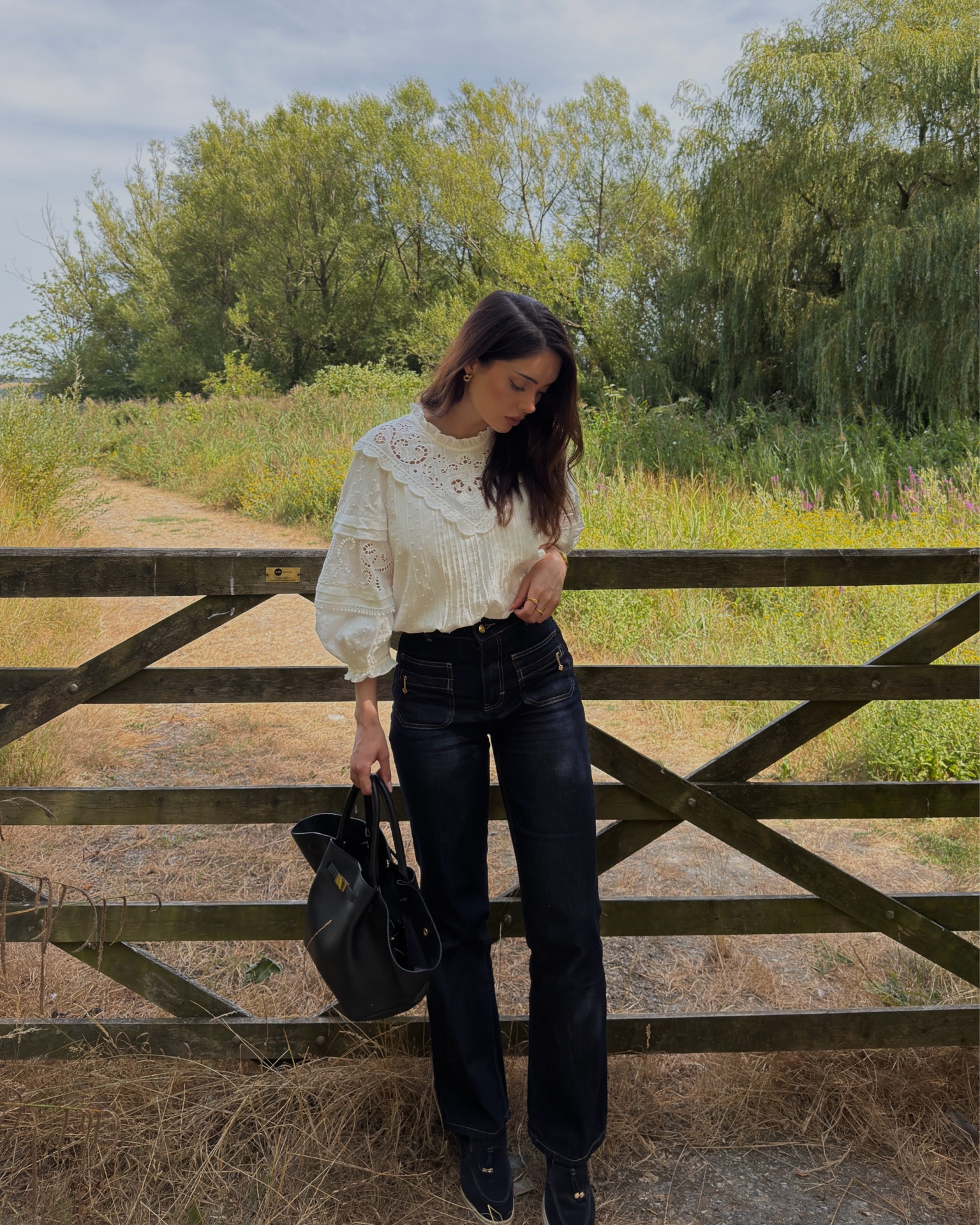 Weekends in the countryside 🍃🌼 FABRIQUE Fashion: CODE: “COZARA” - 10% off all clothes
CODE: “COZARA20” - $20 off for all bag orders over $300

#countrysideoutfit #casualoutfit #demellier #hollandcooper #jeans #petitejeans #womensjeans #straightlegjeans #fabrique

#LTKsummer #LTKuk #LTKluxury