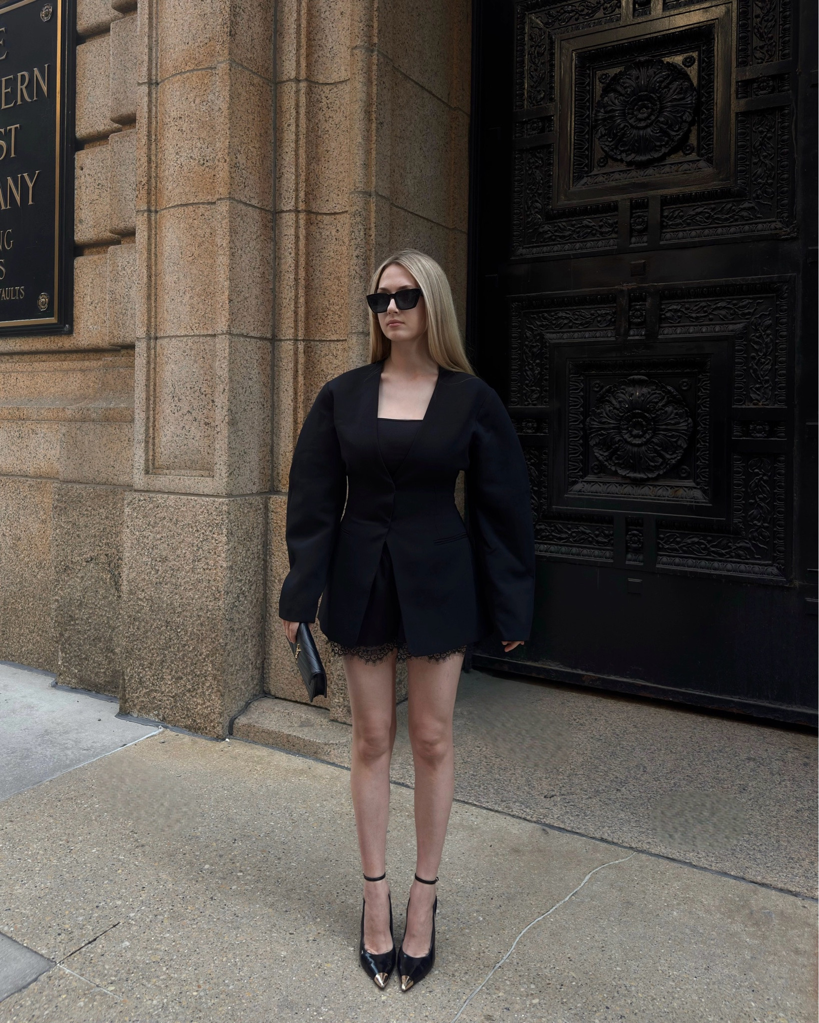 My fav blazer of the season

Link in highlights 

#ootd #outfitoftheday #zara #ugc #fashion

#LTKootd #LTKBeauty #LTKgrwm