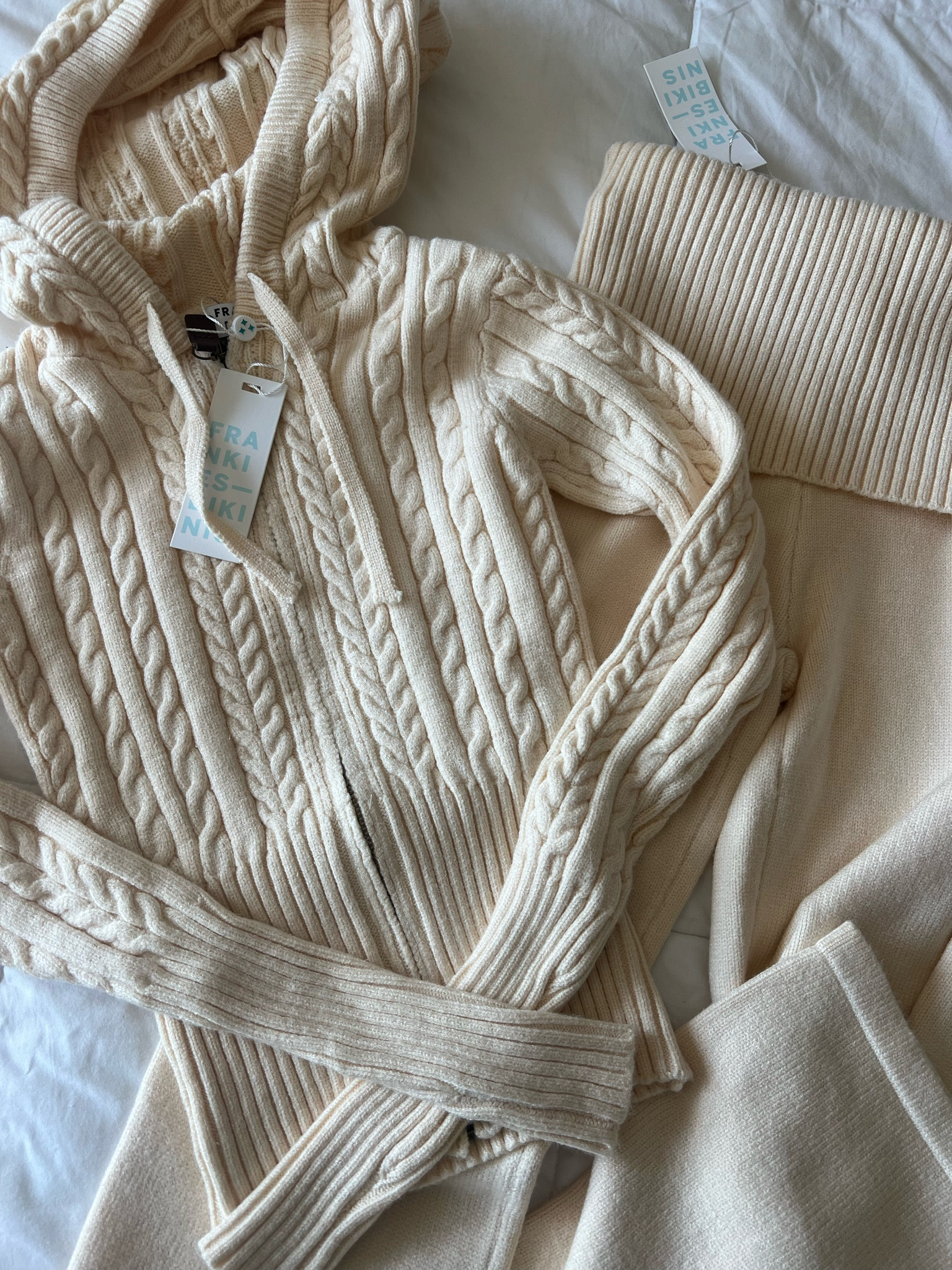 the perfect fall set💫🧸☕️

#LTKhome #LTKSeasonal #LTKHalloween