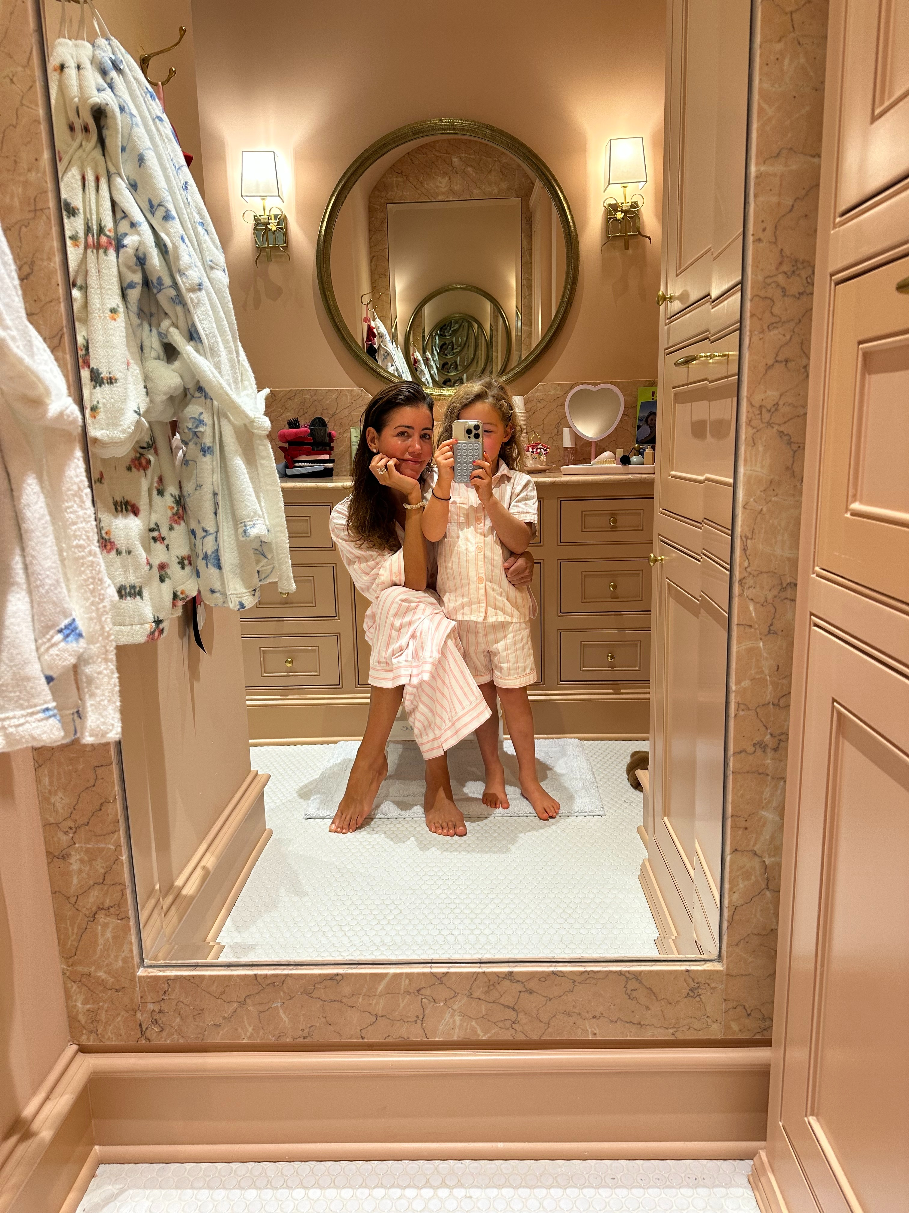 petite plume pajamas // on vivienne: petite plume pajamas 

 