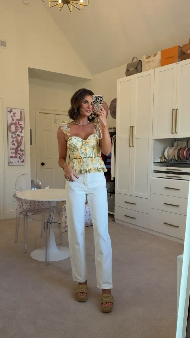 Top is back in stock!! 💛💐

Use code KATY35 for 35% off the entire website! 

Wearing size small in everything!  @VICI    @holliewdwrd 

Spring outfits, Easter outfits, Katy Harrell