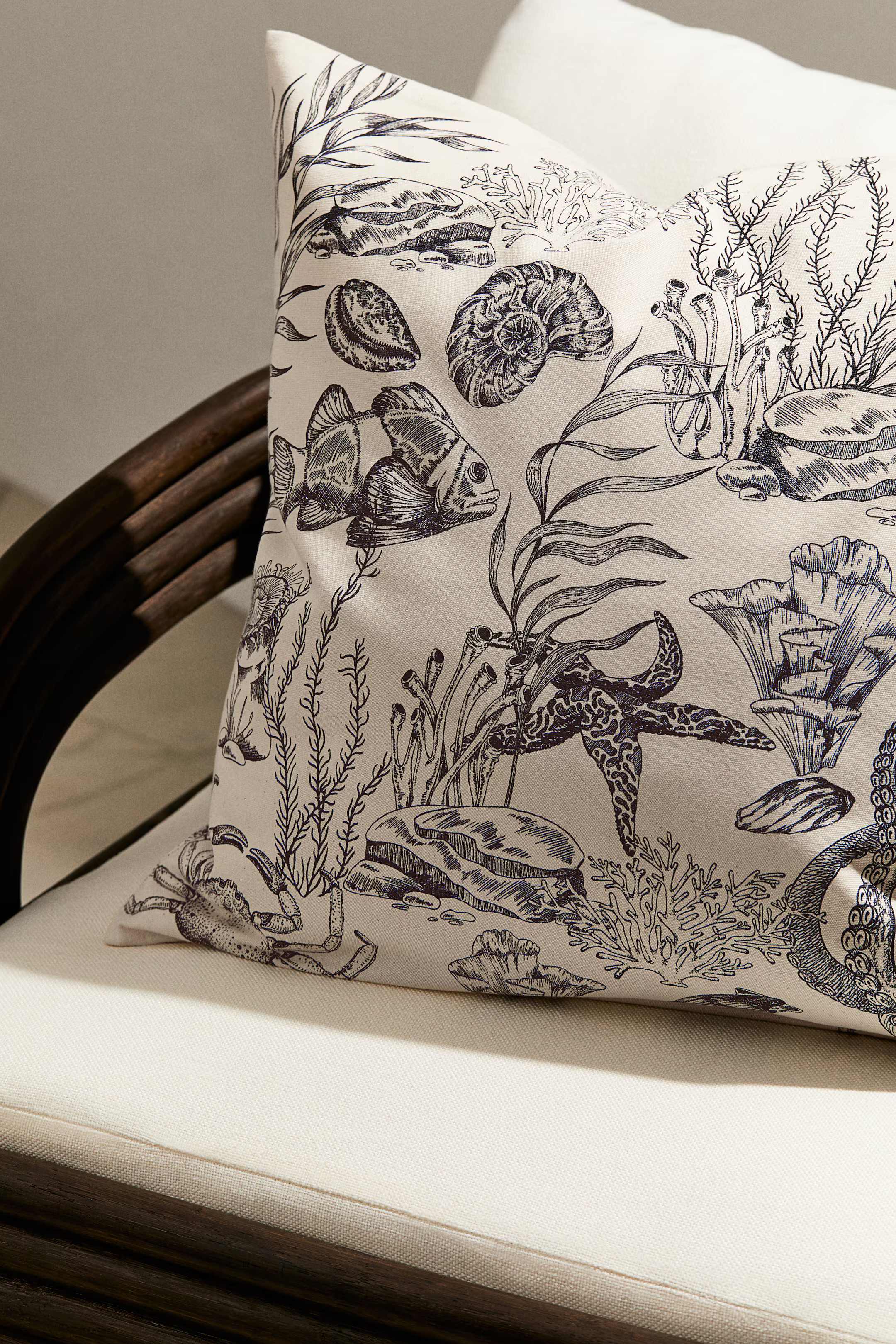 Outdoor Cushion Cover - Natural white/marine life - Home All | H&M US | H&M (US + CA)