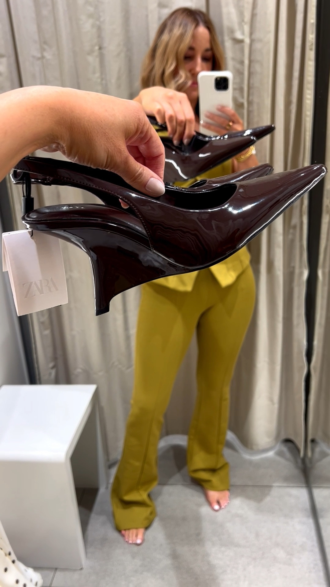 Thoughts on the sling back wedge heel for spring? 🌸


#LTKshoes #LTKaustralia #LTKstyletip