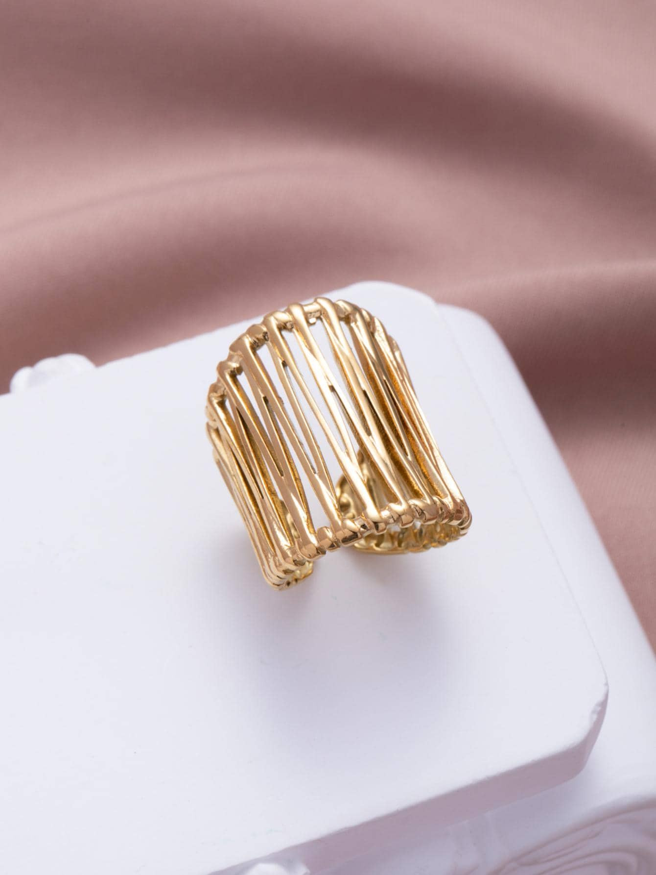 1pc Fashionable 14k Gold Plated Dopamine Stainless Steel Baroque Style Wide Face Ring With Open E... | SHEIN