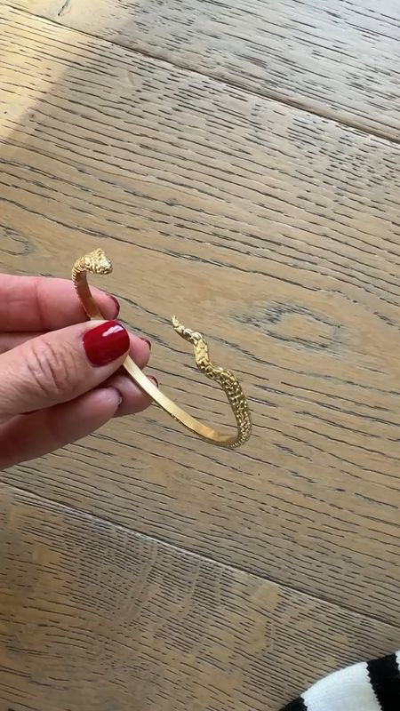 Gold snake bracelet from Amazon that looks expensive but isn’t 🤩

#LTKSeasonal #LTKfindsunder50 #LTKparties