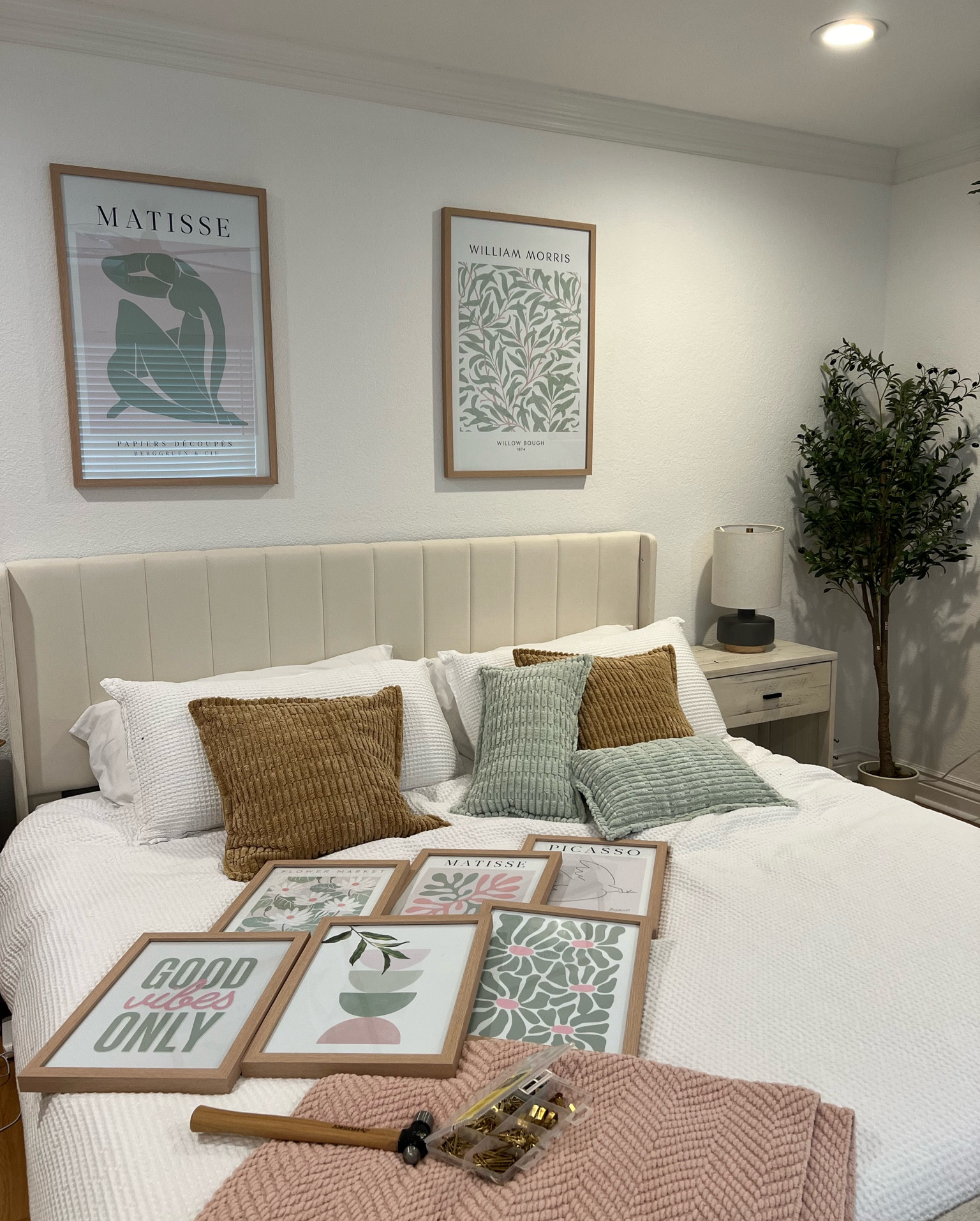 New office artwork + frames linked! I’m obsessed with our pink and green themes! 🩷💚

#LTKstyletip #LTKhome #LTKfamily