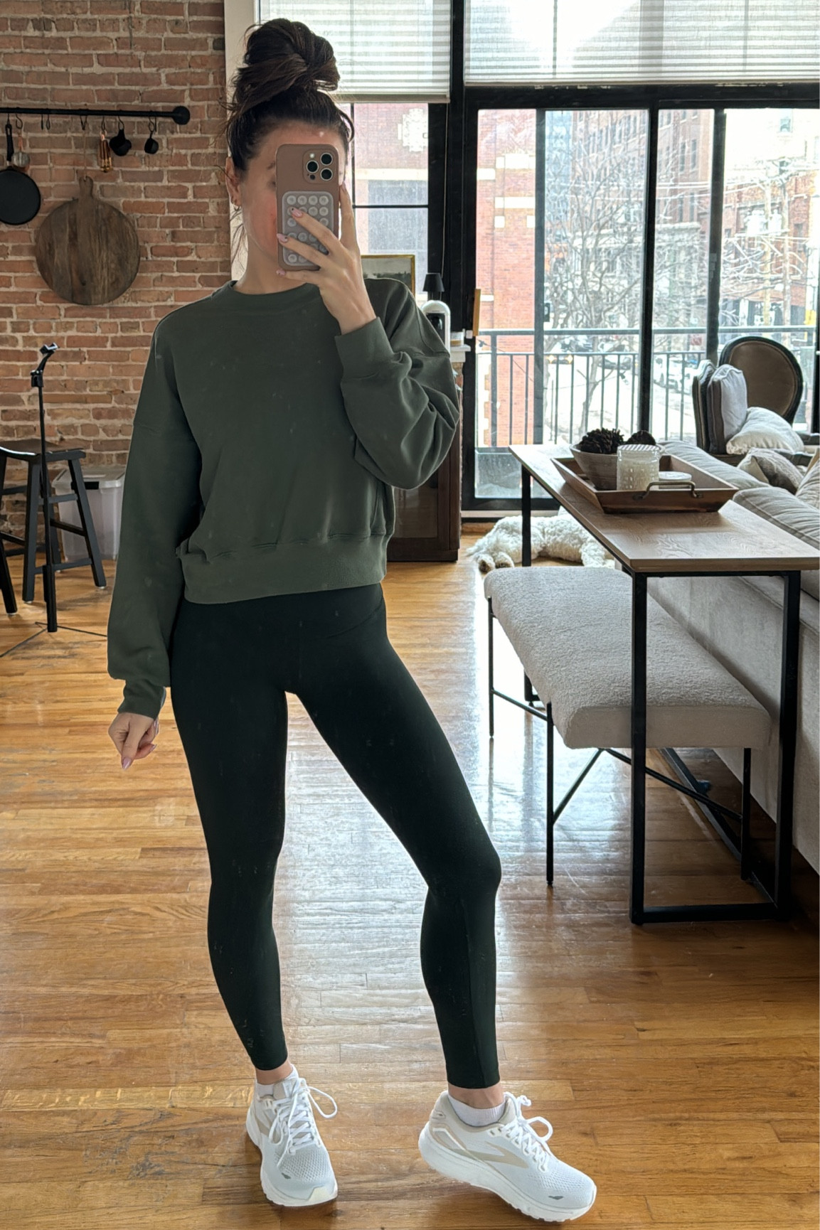 Wearing a small in the sweatshirt and 2 in the wunder leggings. Sized up .5 in the sneakers 

#LTKfitness