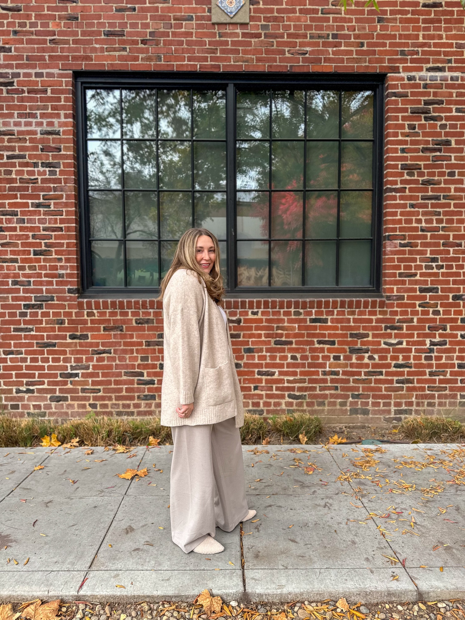 Cozy season in cashmere 🤎

#LTKMidsize #LTKSeasonal #LTKStyleTip