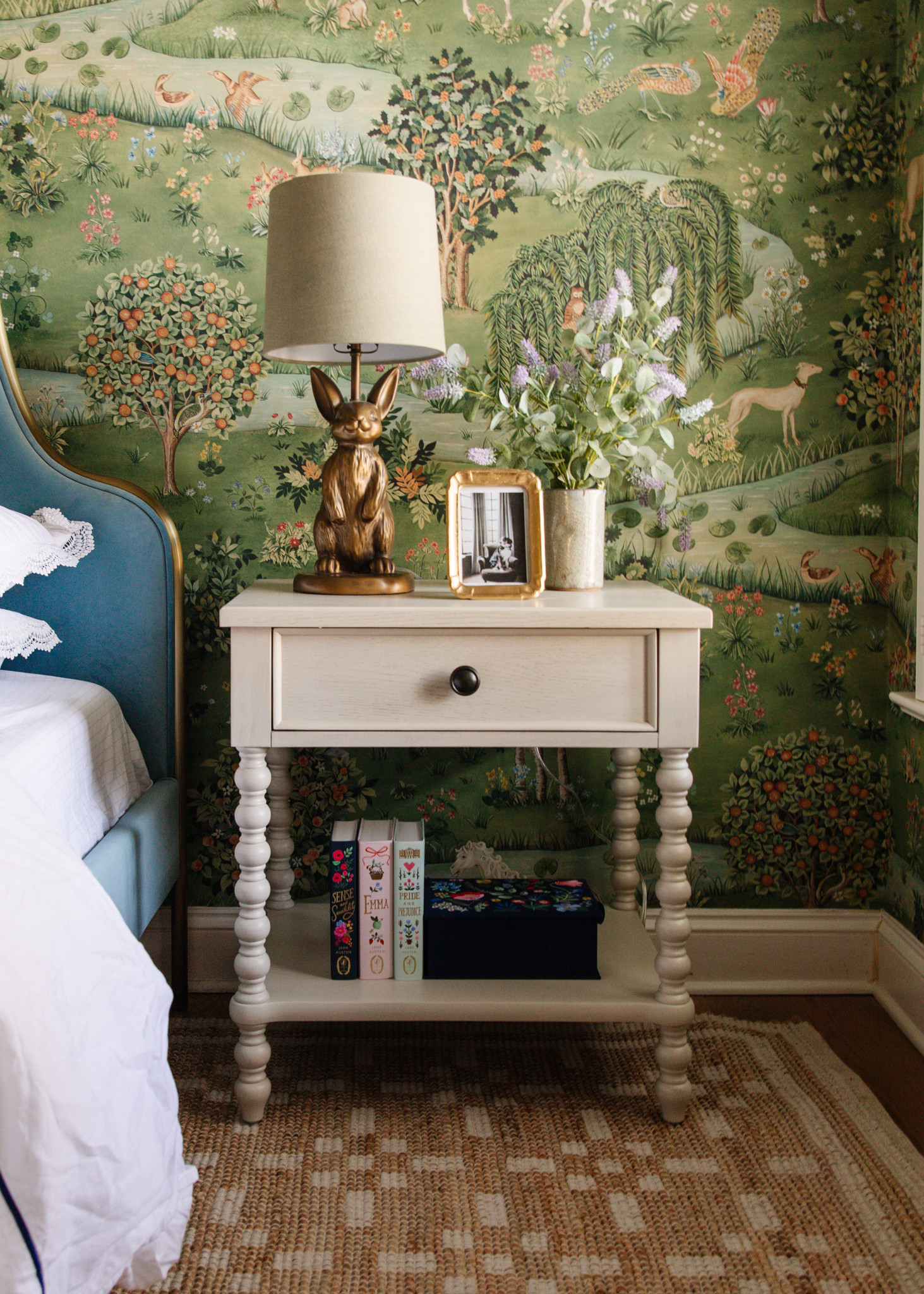 #AD Some sales we scroll past. The @wayfair Hot Summer Sale is not one of them — up to 70% off the categories we actually use when we're styling a room. Bedding, wallpaper, curtains, mirrors, bedroom furniture, the whole list. Everything in these photos is tagged and ready to tap.
Every pick is Wayfair Verified (highly rated, reviewed by real people) and Fast & Easy Delivery is included on orders over $35, so the boxes show up before the weekend does. Limited-time Hot Summer Sale you don't want to miss — find it, love it, get it.
#Wayfair #WayfairPartner

#LTKHome #LTKSaleAlert