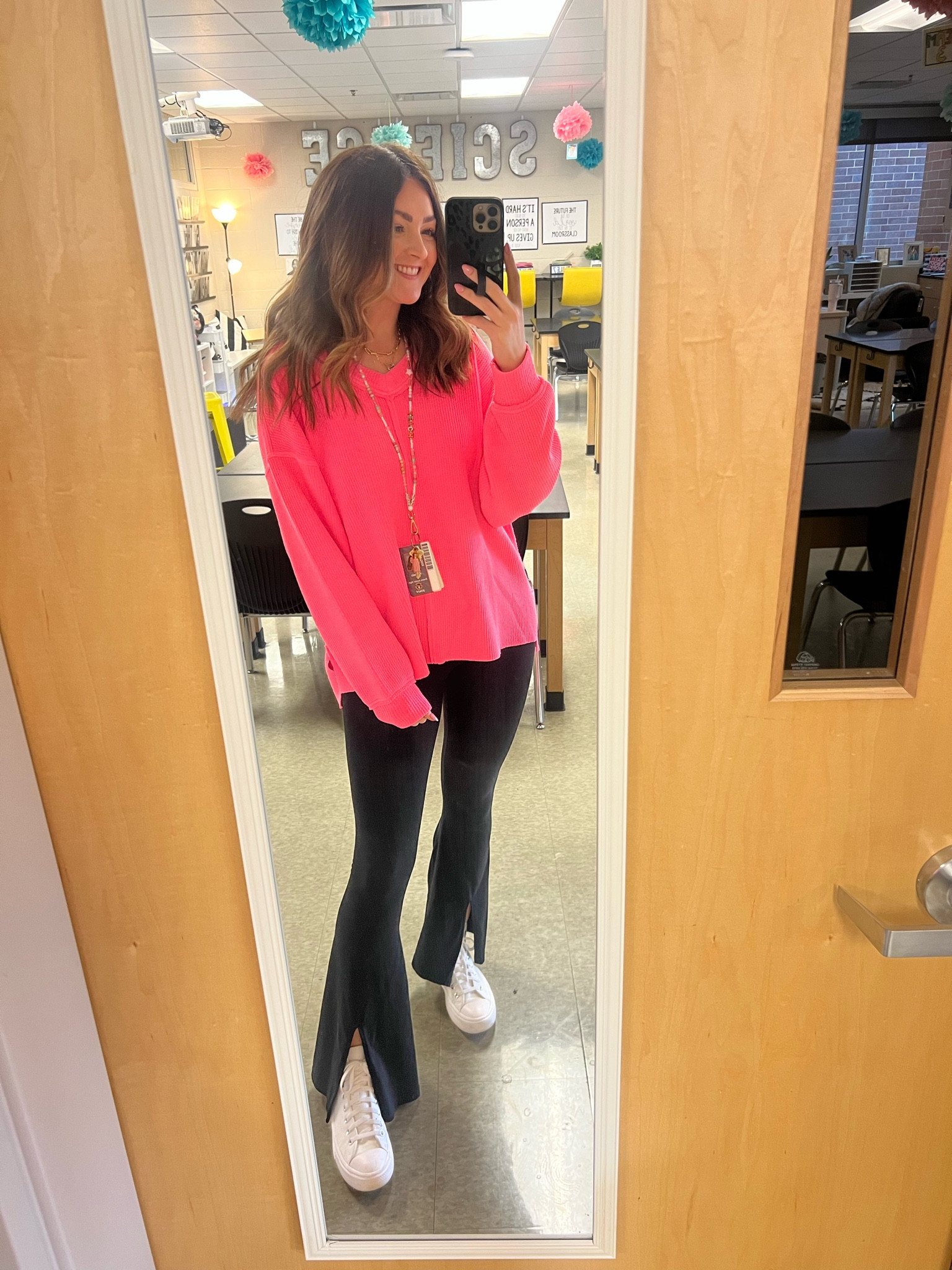 Sweatshirt: medium
Pants: medium long 