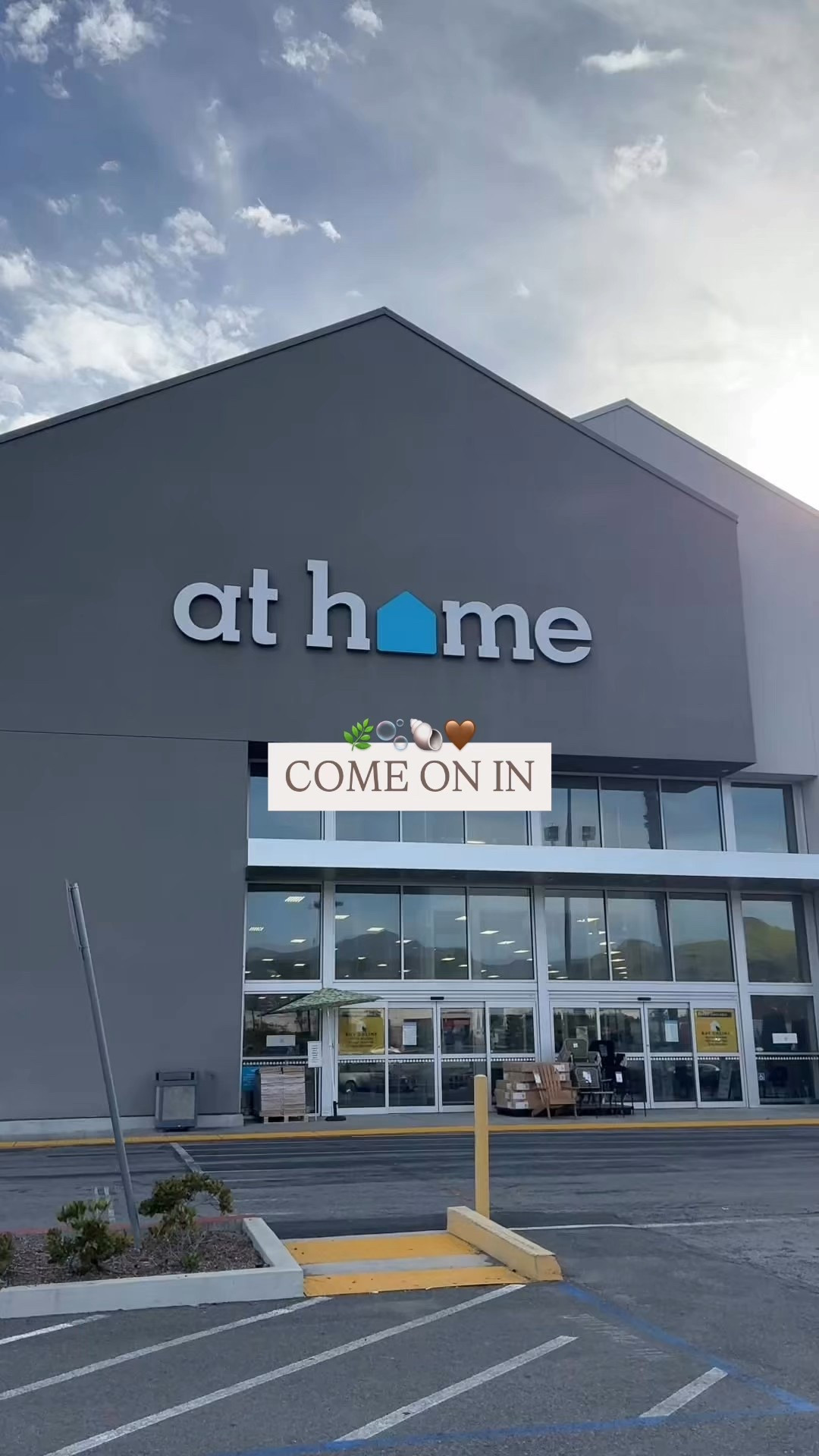 Woven decor, home decor, shop with me, woven vase, vases, faux flowers, outdoor decor, spring decor, summer decor 

#LTKStyleTip #LTKHome #LTKFindsUnder50