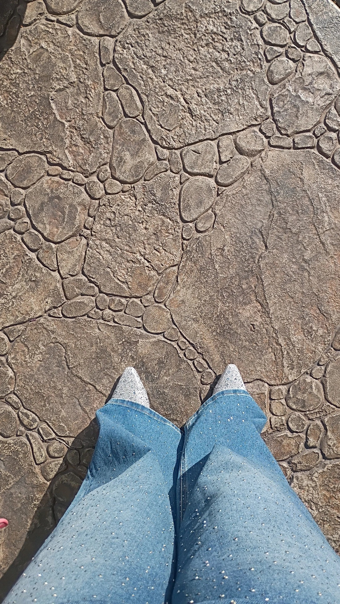 Diamond jeans & diamond flats 💎

#LTKMothersDay #LTKmomlife #LTKMidsize