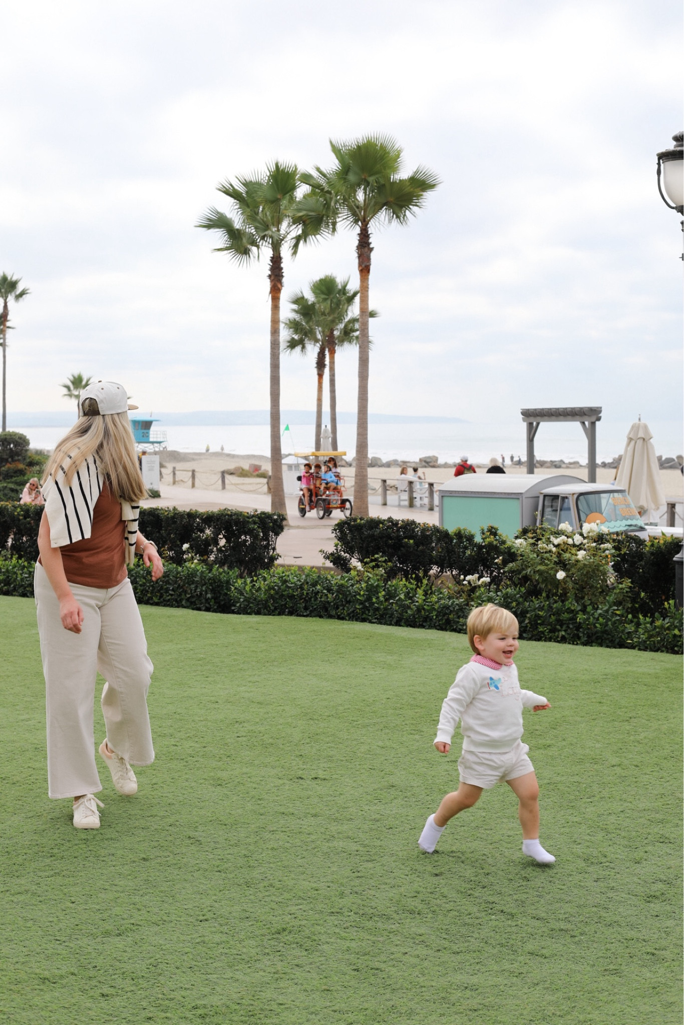 Mom Fit 🫶🏼

#LTKFindsUnder50 #LTKKids #LTKFamily