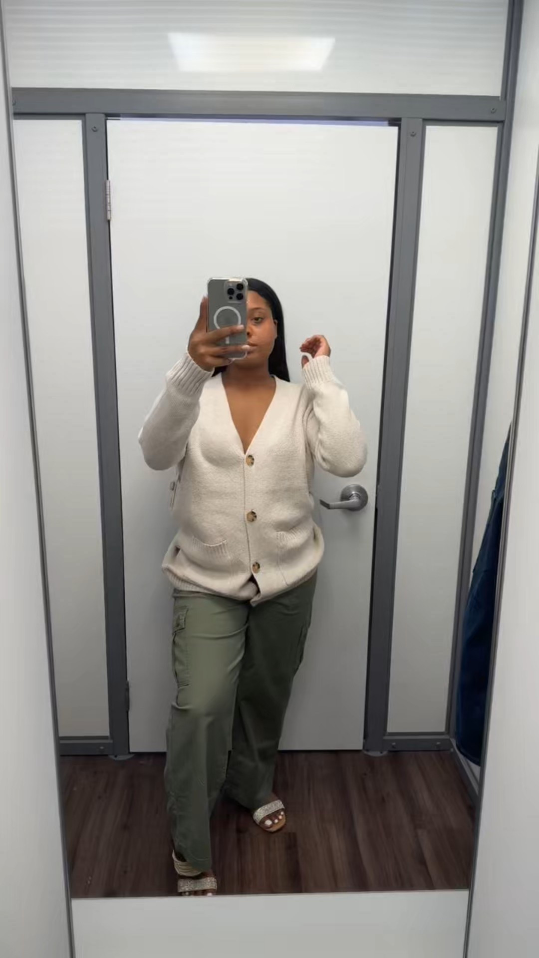 Button front cardigan 🥰
Cardigan
Top Sz-large 
Bottoms-lg

#LTKFindsUnder50 #LTKFindsUnder100 #LTKWorkwear
