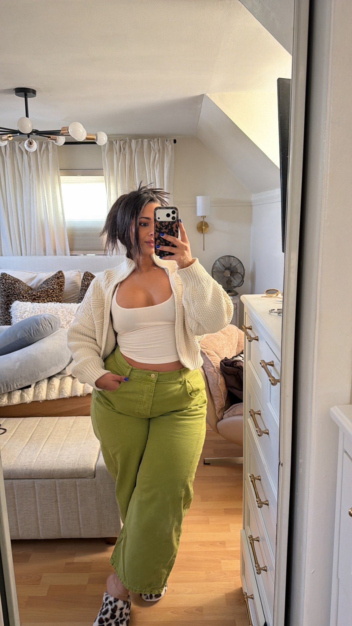 Casual OOTD
Jeans: 33 
Top & sweater: mediumm

#LTKootd #LTKdayinmylife #LTKPlusSize