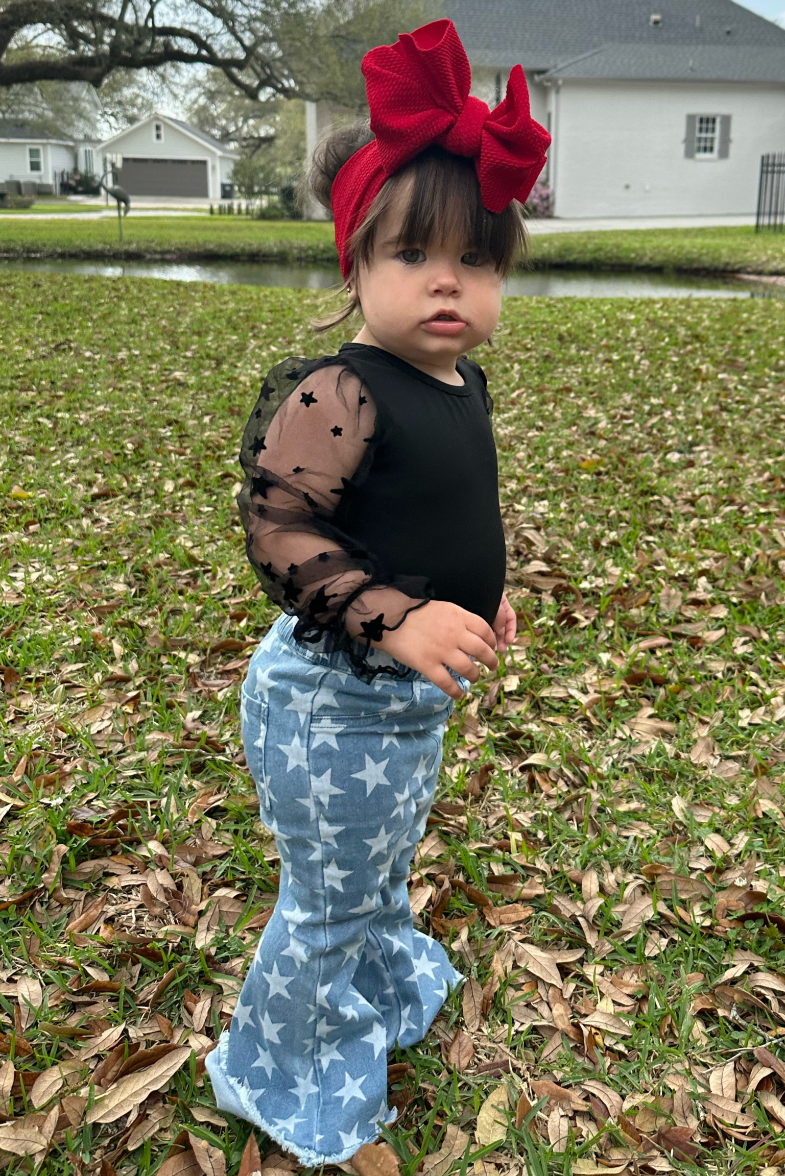 Seeing Stars!!!  ⭐️⭐️⭐️ 

#kidsclothing #starpants #toddlerclothing #cutekidsclothes #bluejeanbaby