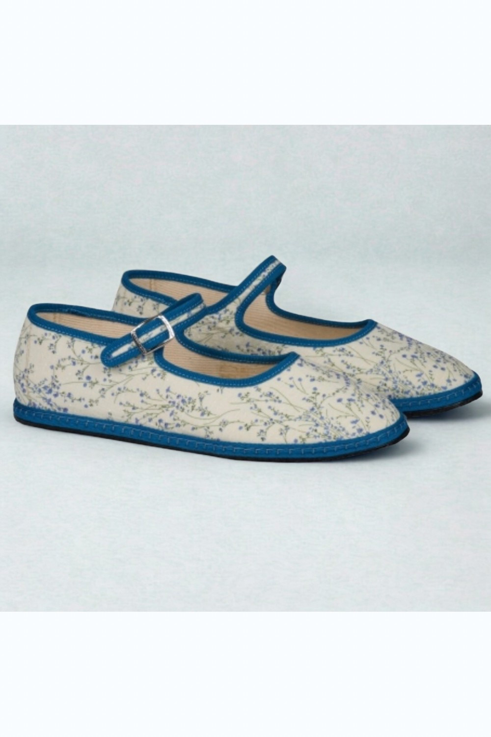 I have found your new favorite shoes. From the second I put these on, I knew they were going to go perfectly with everything in my closet. They look so good on and are so comfortable. I wore them all day walking around the city. I’m now going to buy at least two more pairs. That’s how much I love them.

#LTKWatchNow #LTKShoeCrush