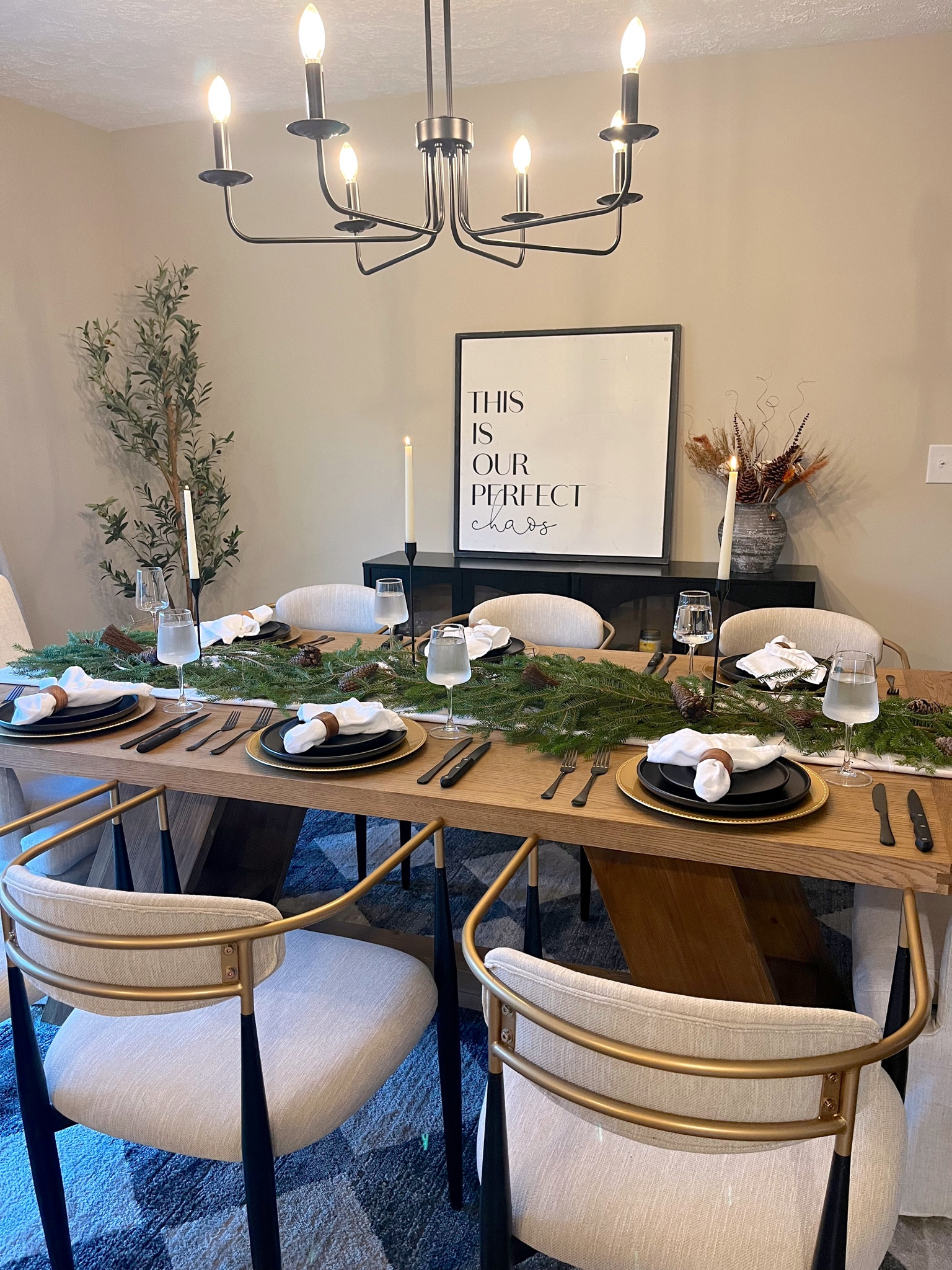 Holiday Dining Room | Christmas Decor | Dining Room | Organic Modern | Thanksgiving Decor | Dining Table Decor

#LTKhome #LTKparties #LTKHoliday