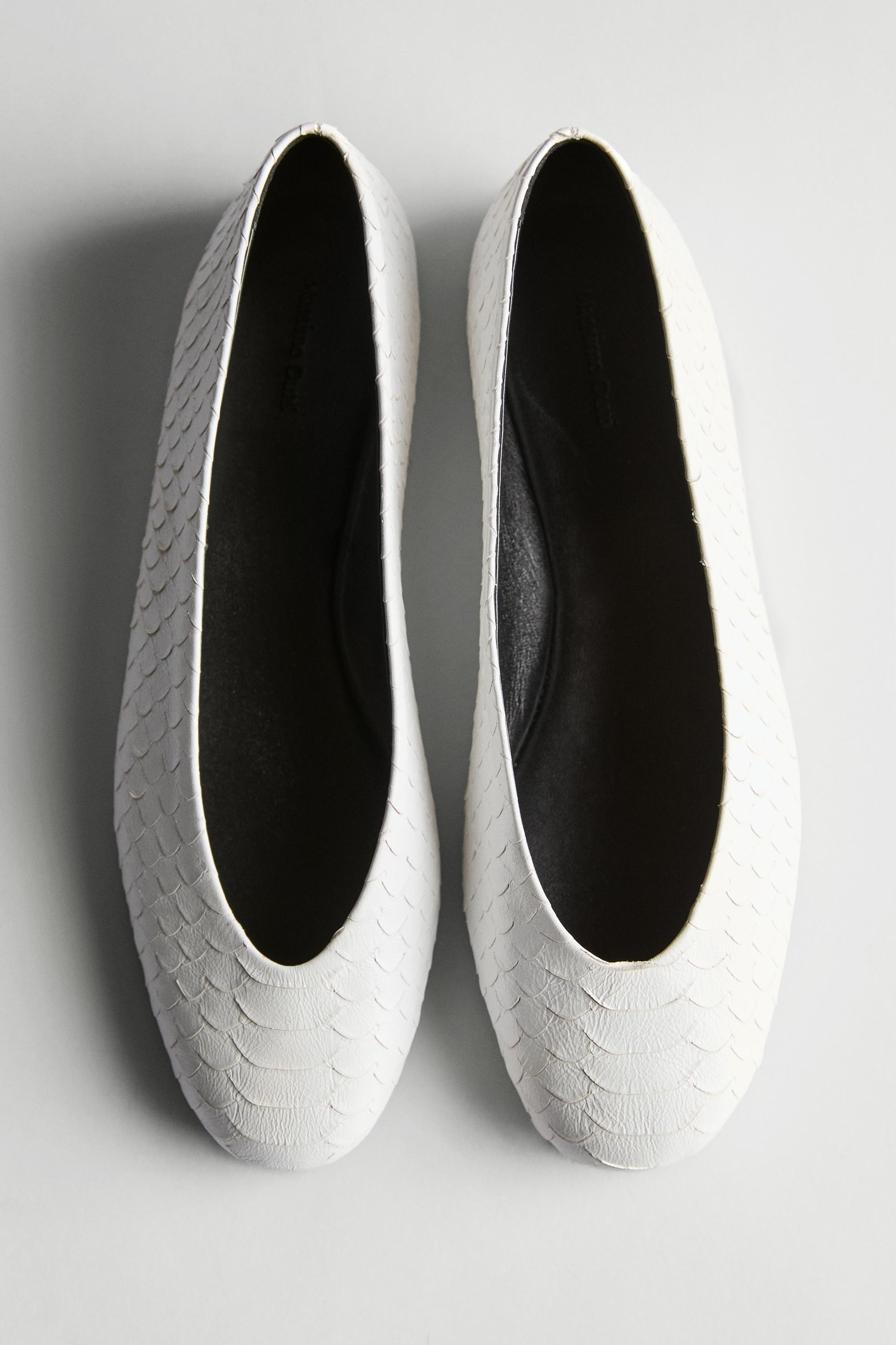 Ballet flats with leather detail | Massimo Dutti UK