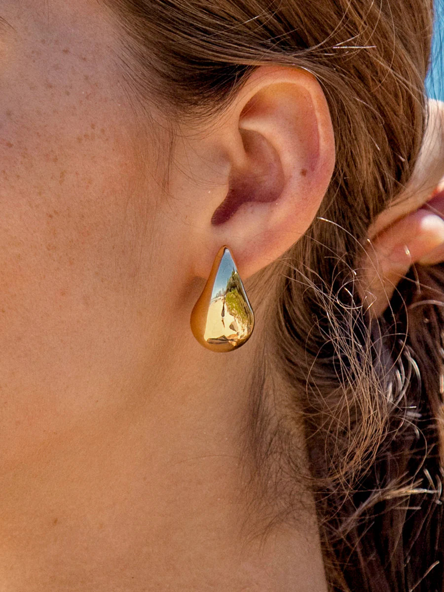 Gold Copper Earrings & Reviews - Gold - Sustainable Earrings | BERLOOK | BERLOOK