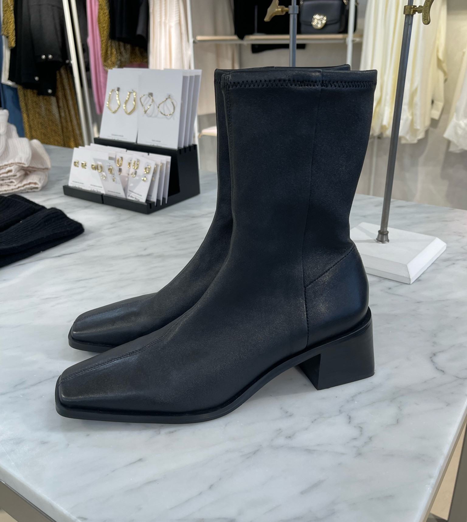 The perfect ankle boots 🖤😍

#LTKeurope #LTKshoes #LTKautumn