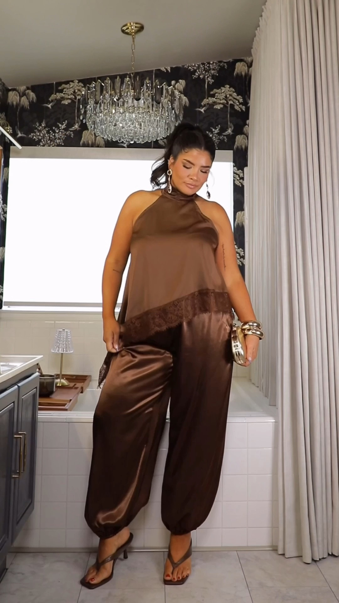 Satin balloon pants are proof that comfort can still look so chic. ✨ The relaxed, flowy silhouette gives you that effortless, elevated look while still being easy to dress up or down. Pair them with a fitted top, heels, sneakers, or a statement jacket for a look that works from day to night!

For reference:
📏 5’9”
⚖️ About 190 lbs
👖 Size 12–14 / Large–XL

#AmazonFashion #AmazonFinds #AmazonStyle #SatinPants #BalloonPants #WideLegPants #AffordableFashion #FallFashion #FallStyle #FashionOver40 #SizeInclusive #CurvyFashion #PlusSizeFashion #AffiliateLink #AmazonPartner #FrankieTavares

#LTKMidsize #LTKOver40 #LTKTall