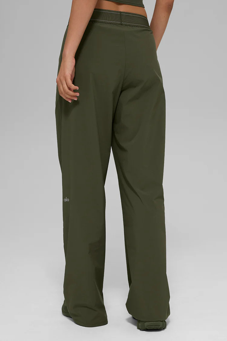 Suit Up Trouser (Long) - Green Olive | Alo Yoga (US)