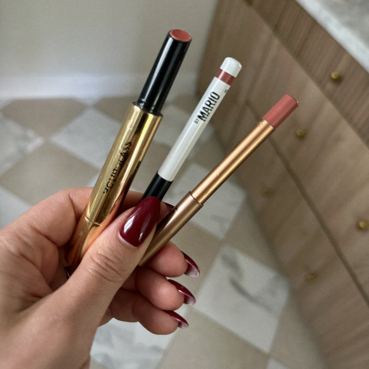 Pretty pink lip combo –
• Line lips with Mario lip liner in shade  ‘hugh’
• Fill lip with CT liner in ‘pillow talk’
• Top with Hourglass gloss in ‘mist’

Makeup, lips, lipgloss, Charlotte tilbury 

#LTKfindsunder50 #LTKbeauty