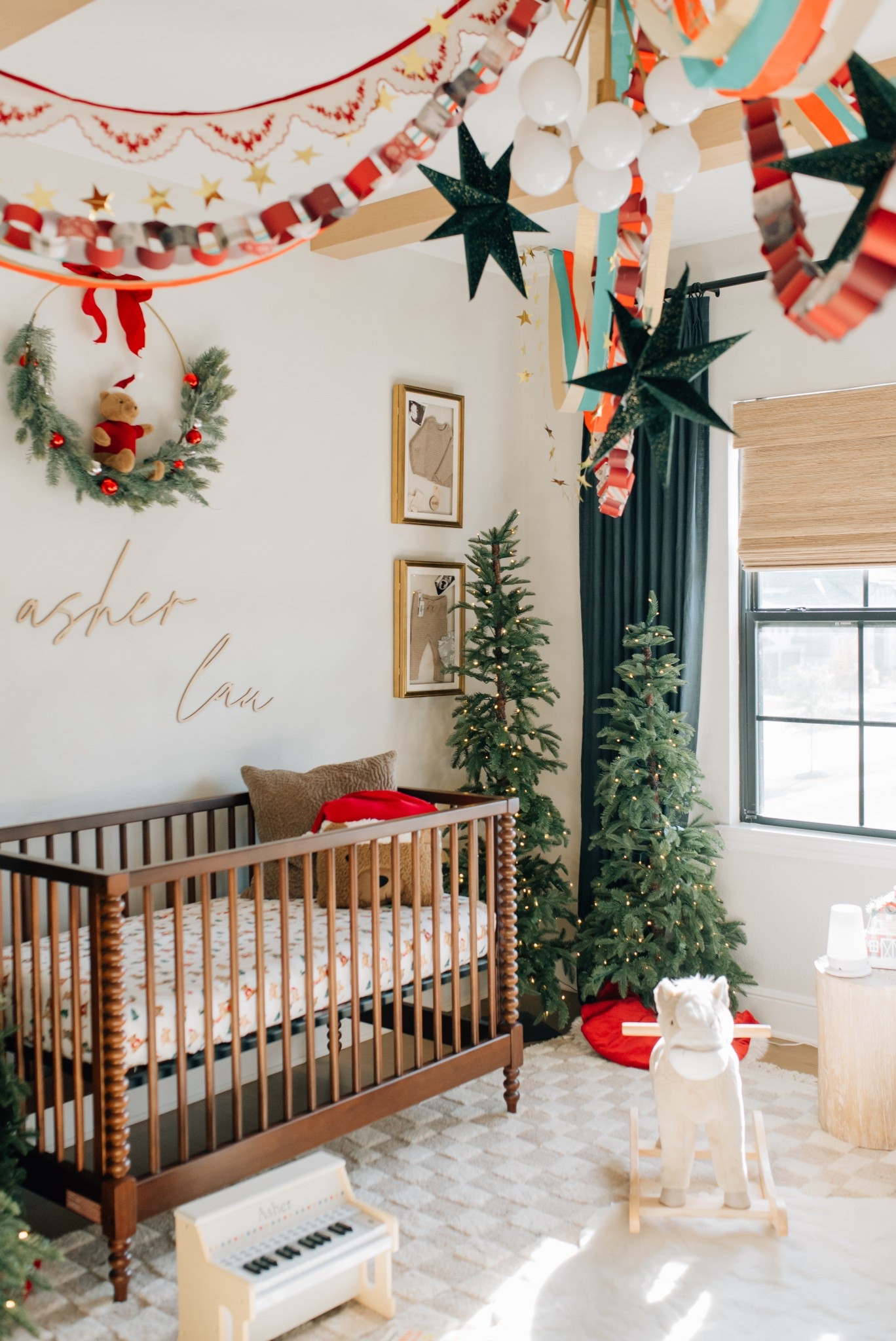 How we decorated the nursery for Christmas @potterybarnkids