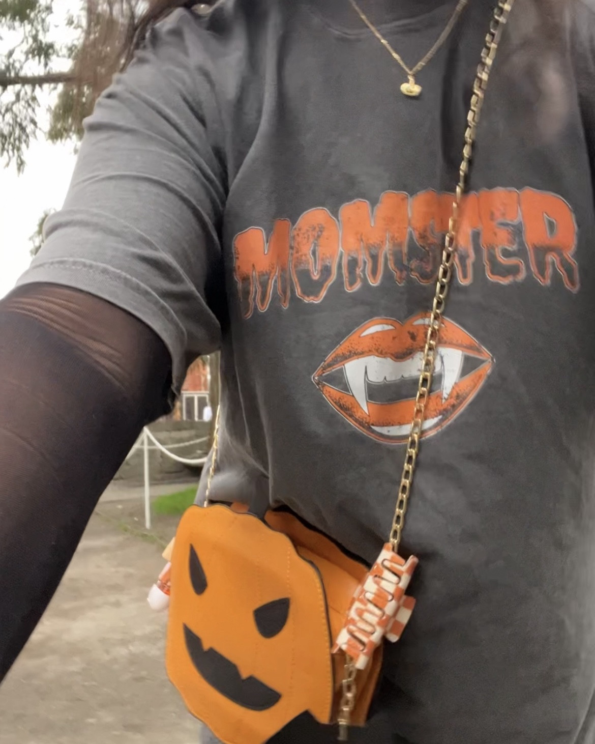 MOMster fit 🎃

#LTKHalloween #LTKFallSale #LTKMidsize