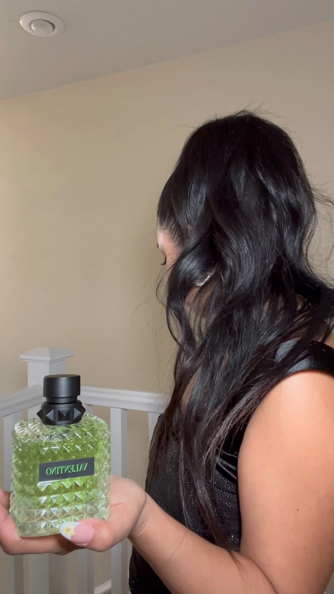 Born in Roma Green Stravaganza, the fragrance that is perfect all spring long 💚💐

A floral-ambery scent with top notes of lapsang souchong tea accord, heart notes of jasmine absolute, and base notes of vanilla extract.
