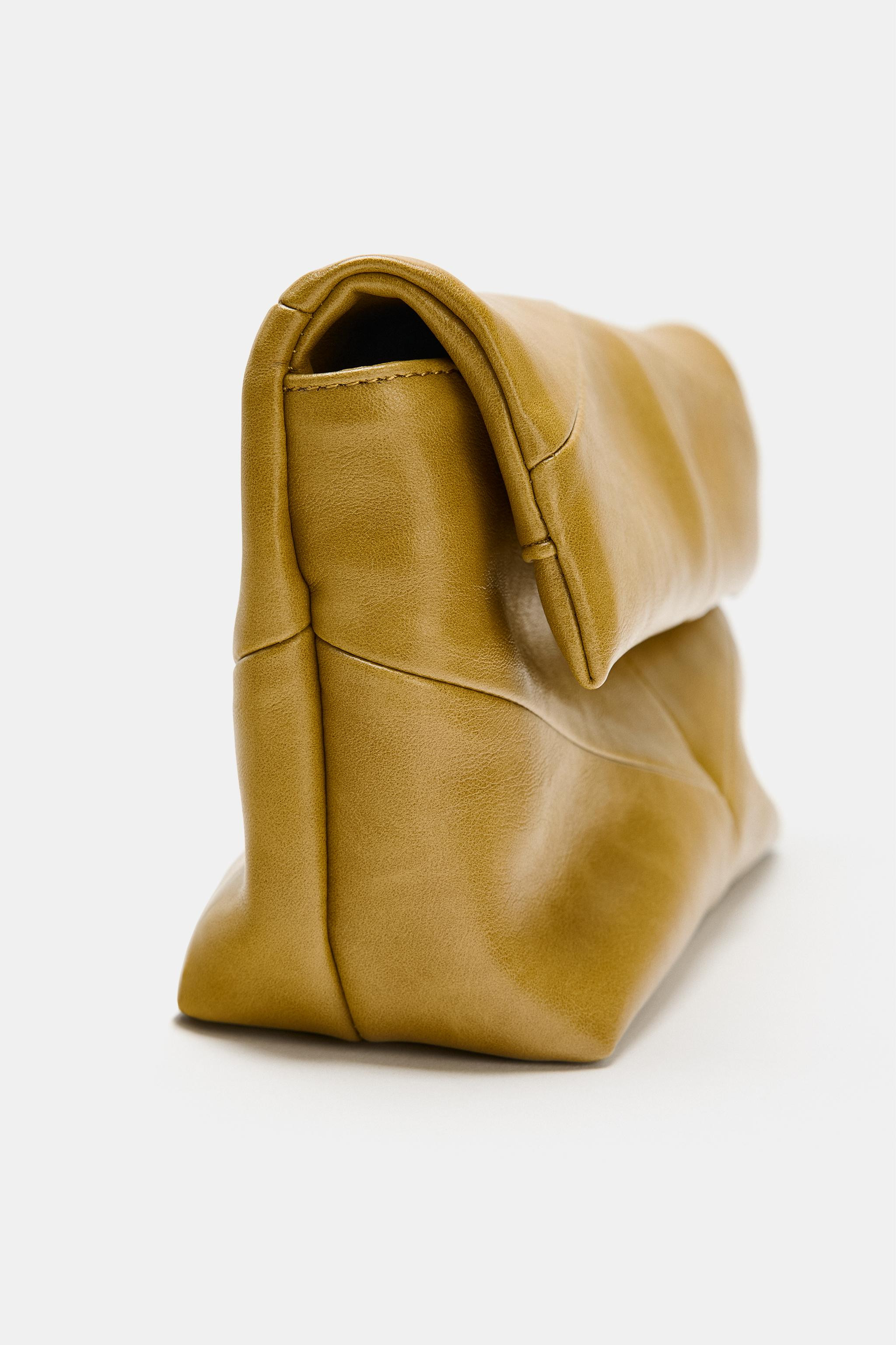 Envelope clutch with quilted effect. Removable crossbody strap. Inside pocket. Magnetic closure.H... | Zara US